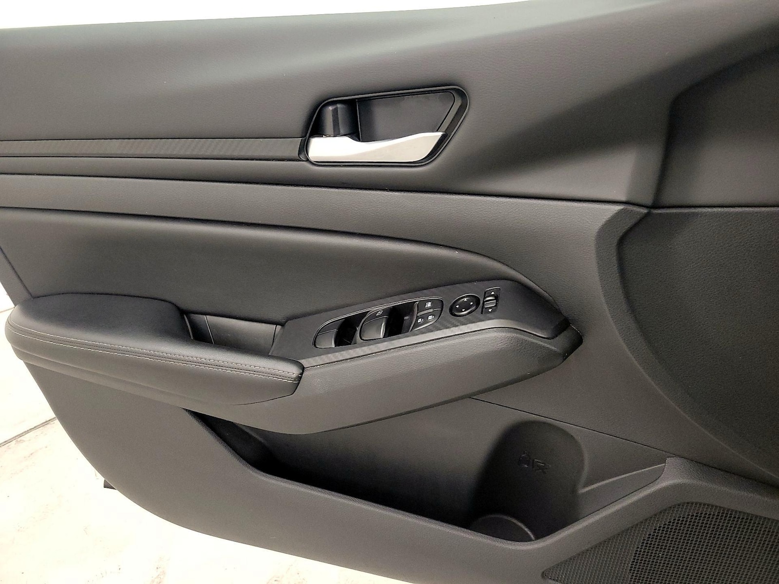 2024 Nissan Altima SV - Photo 13