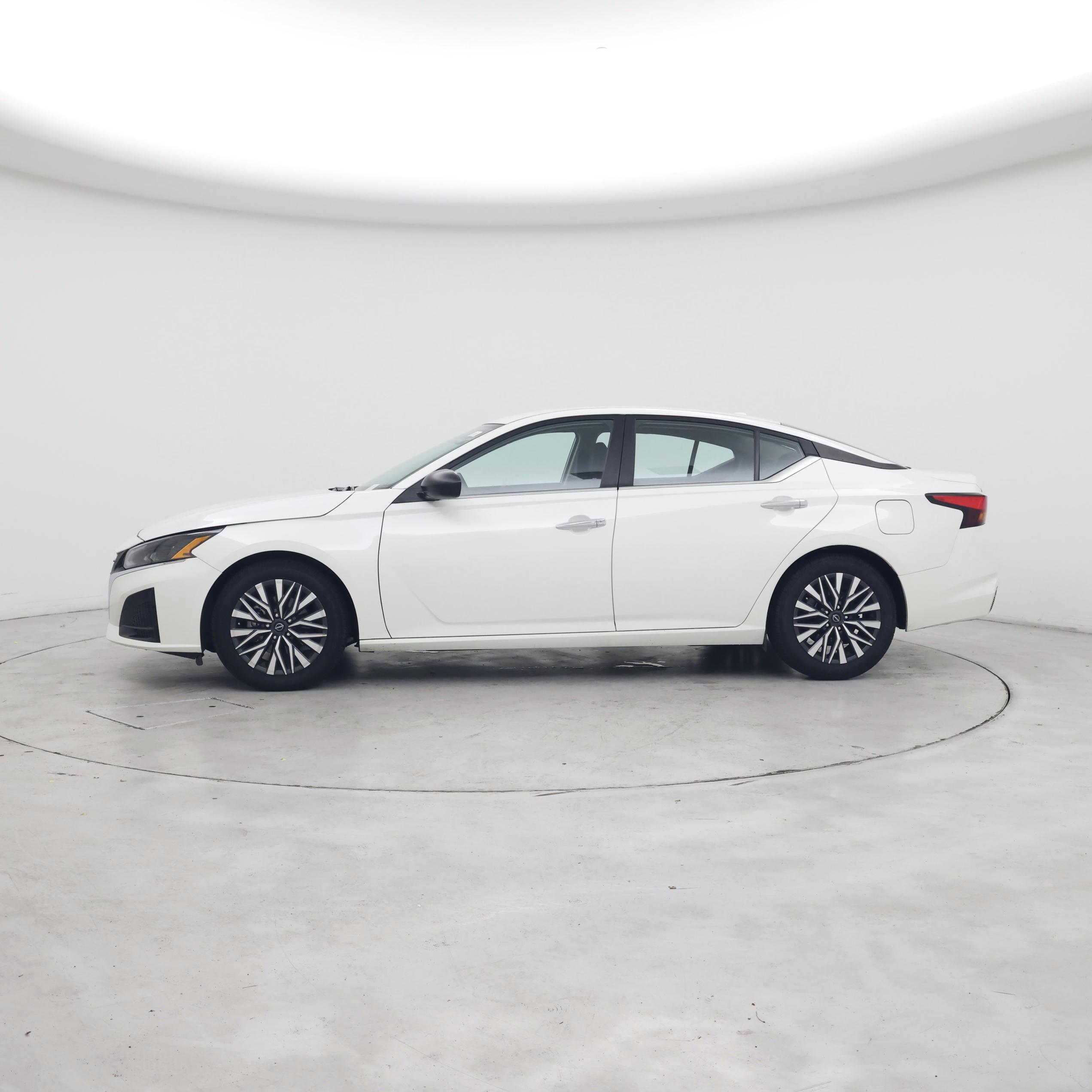 Thumbnail: 2024 Nissan Altima - 3