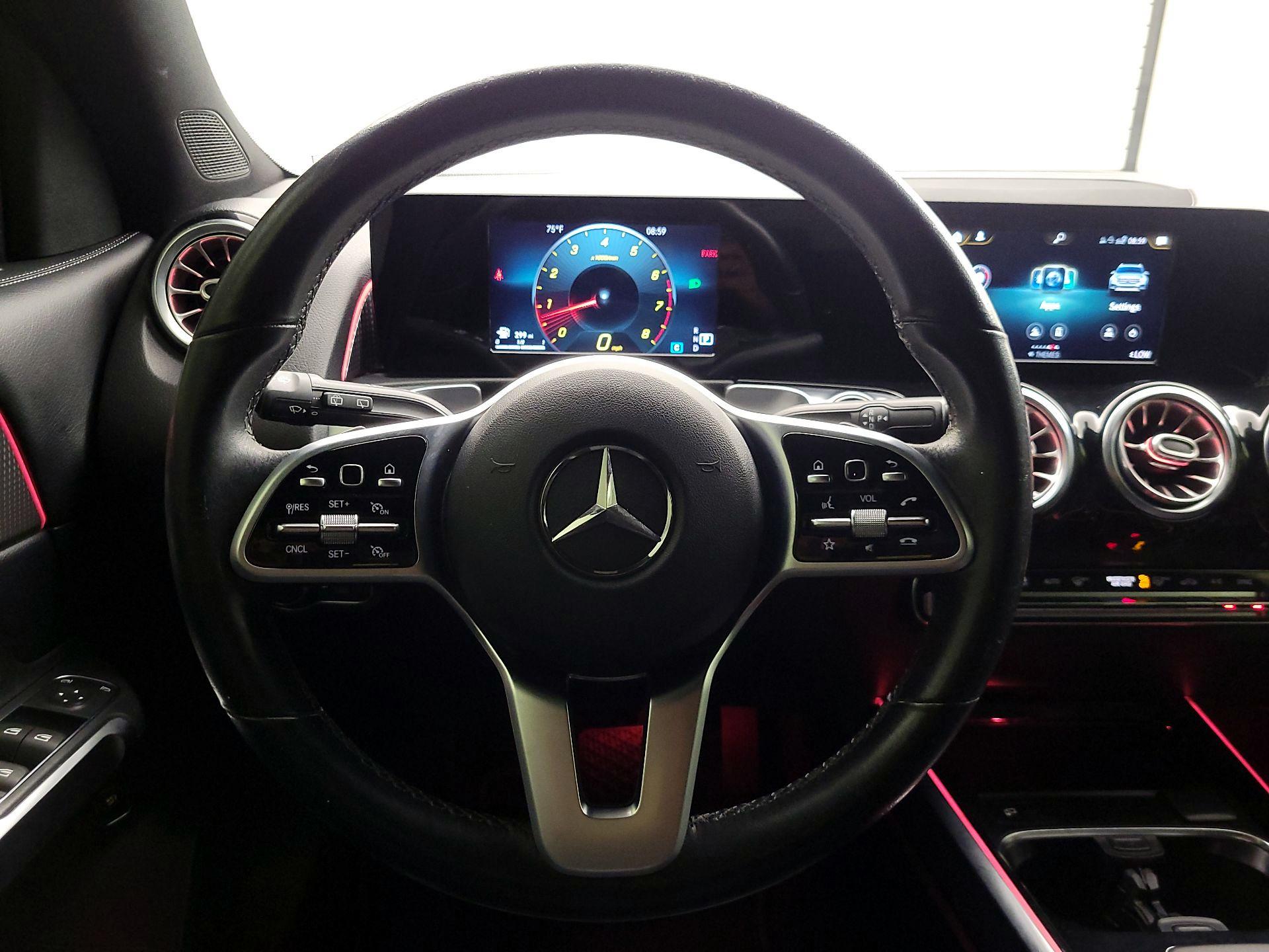 Thumbnail: 2021 Mercedes-Benz GLB - 10