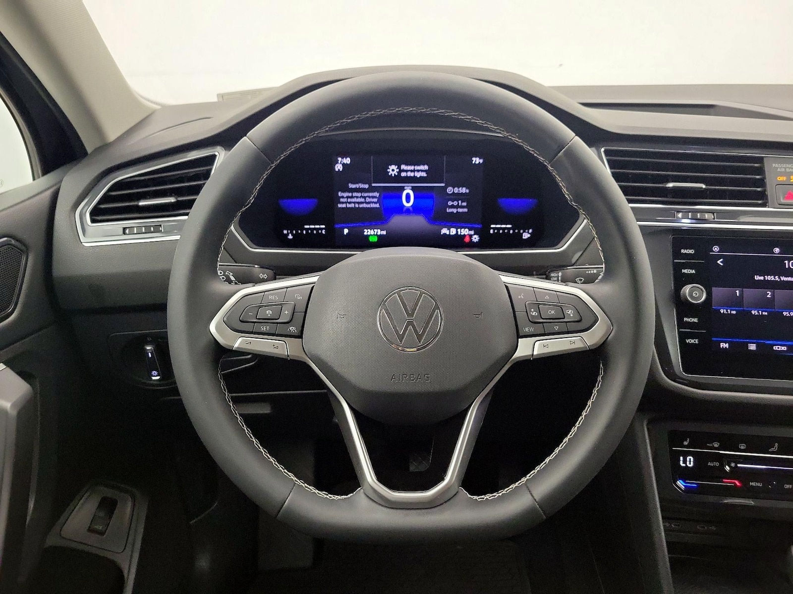 2022 Volkswagen Tiguan SE - Photo 11