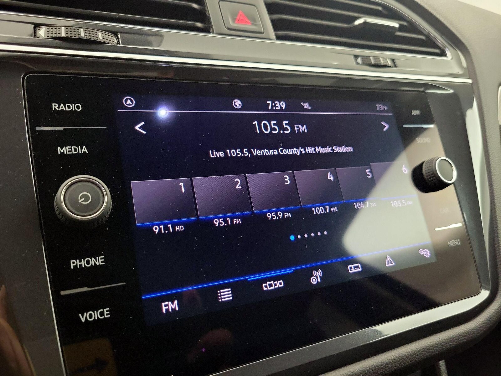 2022 Volkswagen Tiguan SE - Photo 16