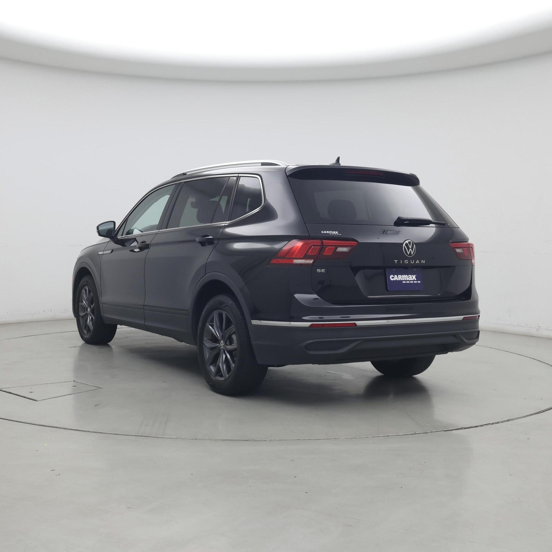 Thumbnail: 2022 Volkswagen Tiguan - 2