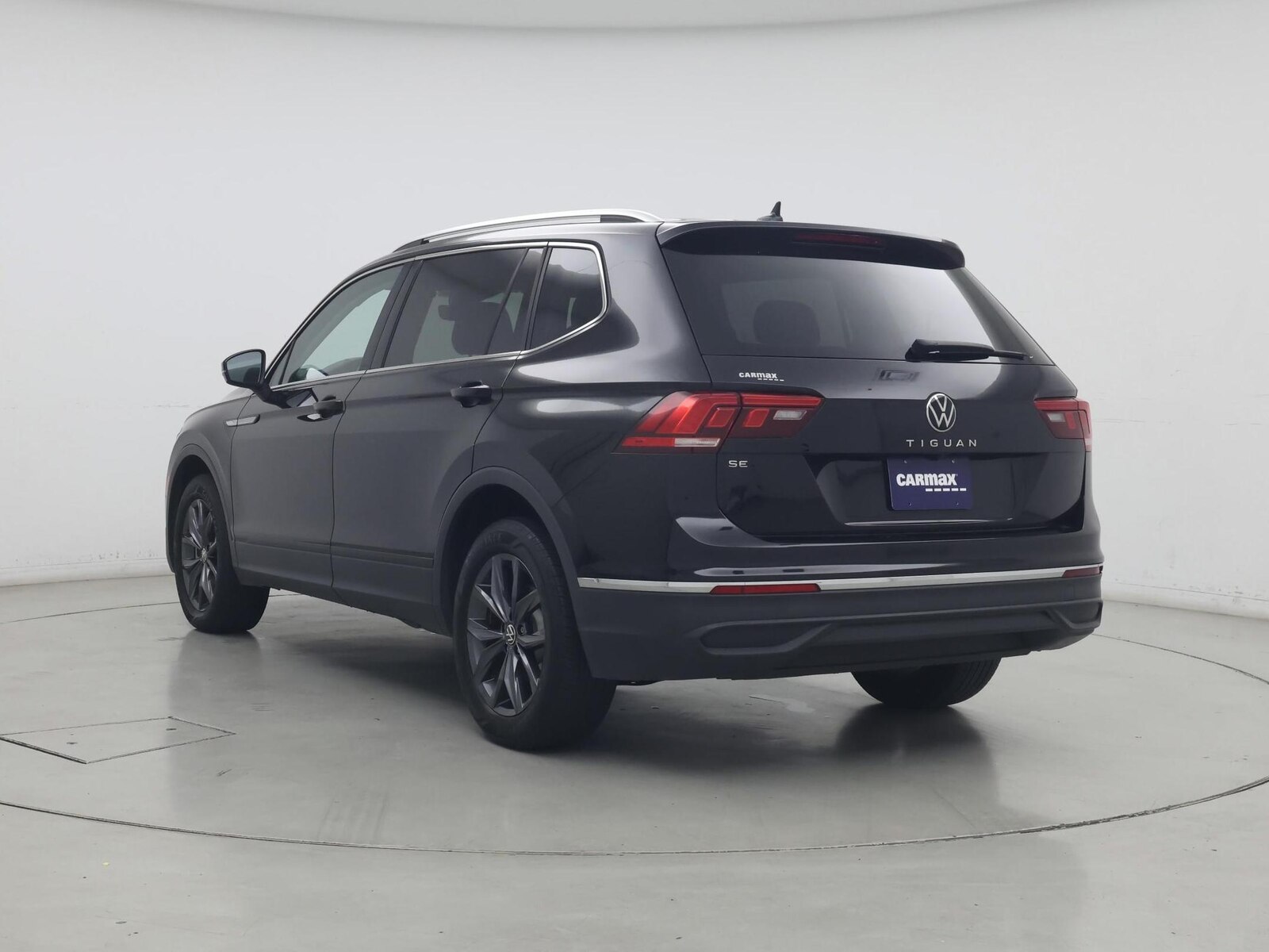 2022 Volkswagen Tiguan SE - Photo 3