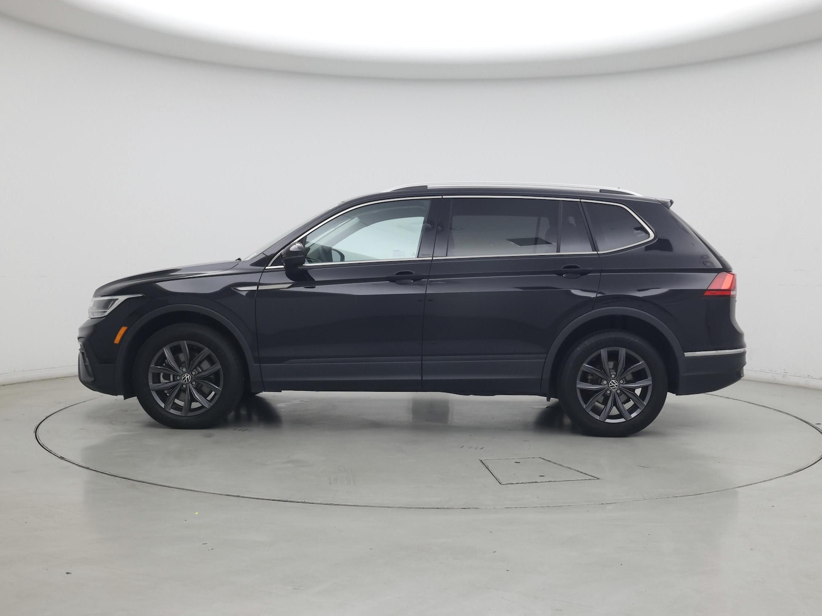 2022 Volkswagen Tiguan SE - Photo 4