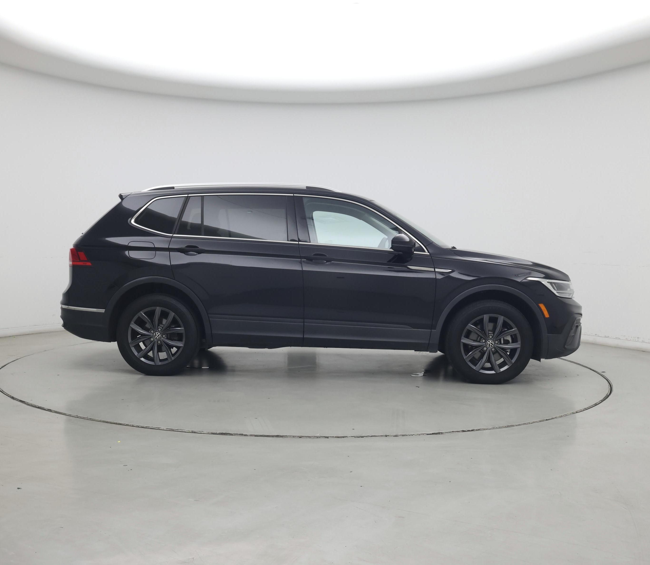 Thumbnail: 2022 Volkswagen Tiguan - 7