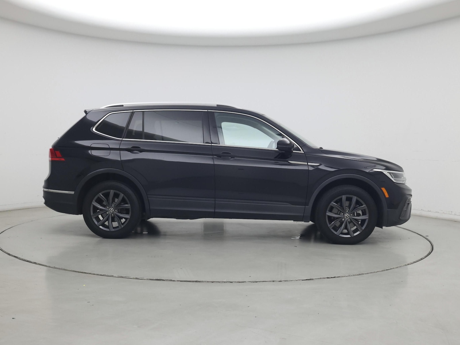 2022 Volkswagen Tiguan SE - Photo 8