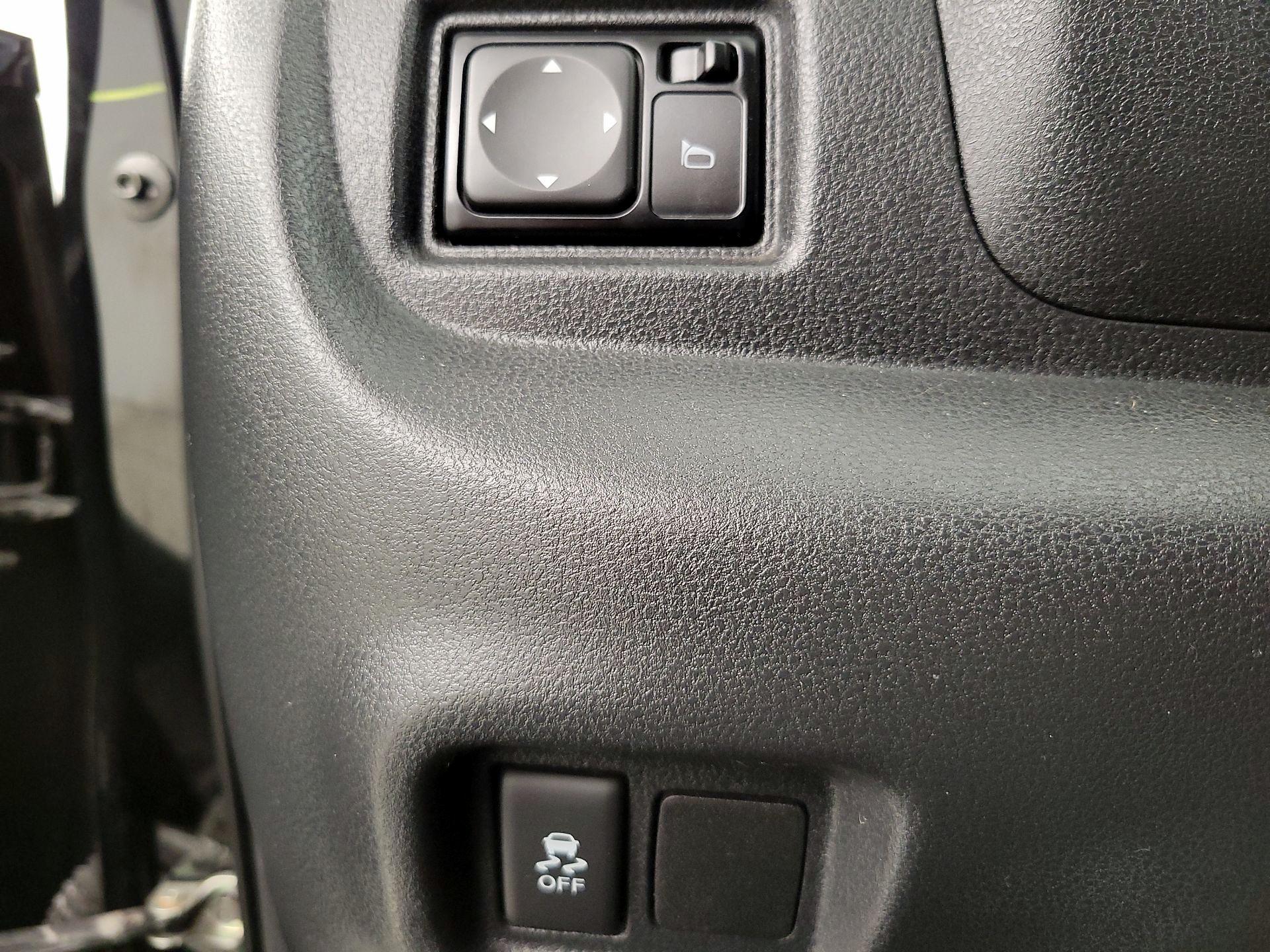 Thumbnail: 2018 Nissan Versa Note - 13