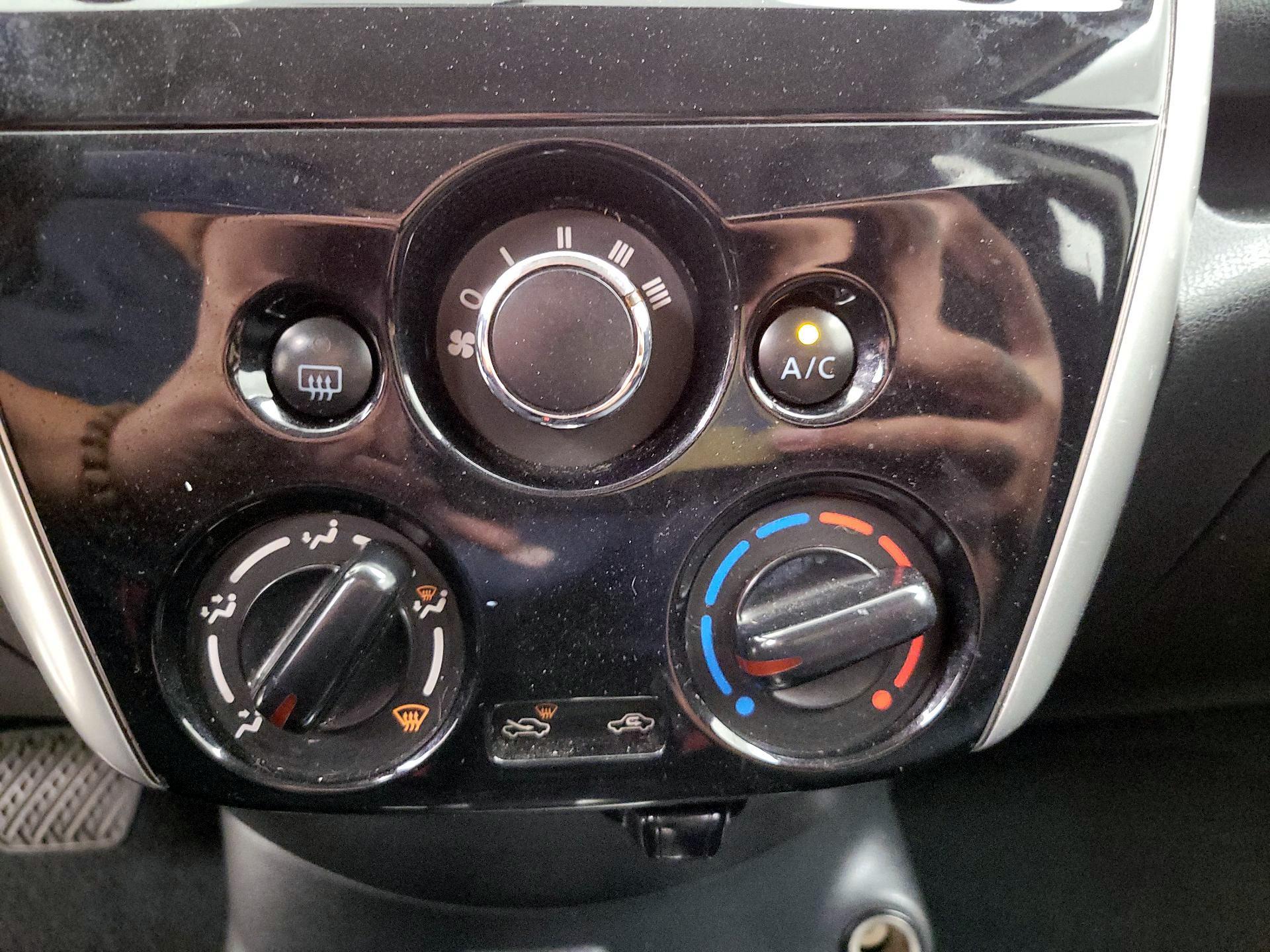 Thumbnail: 2018 Nissan Versa Note - 16
