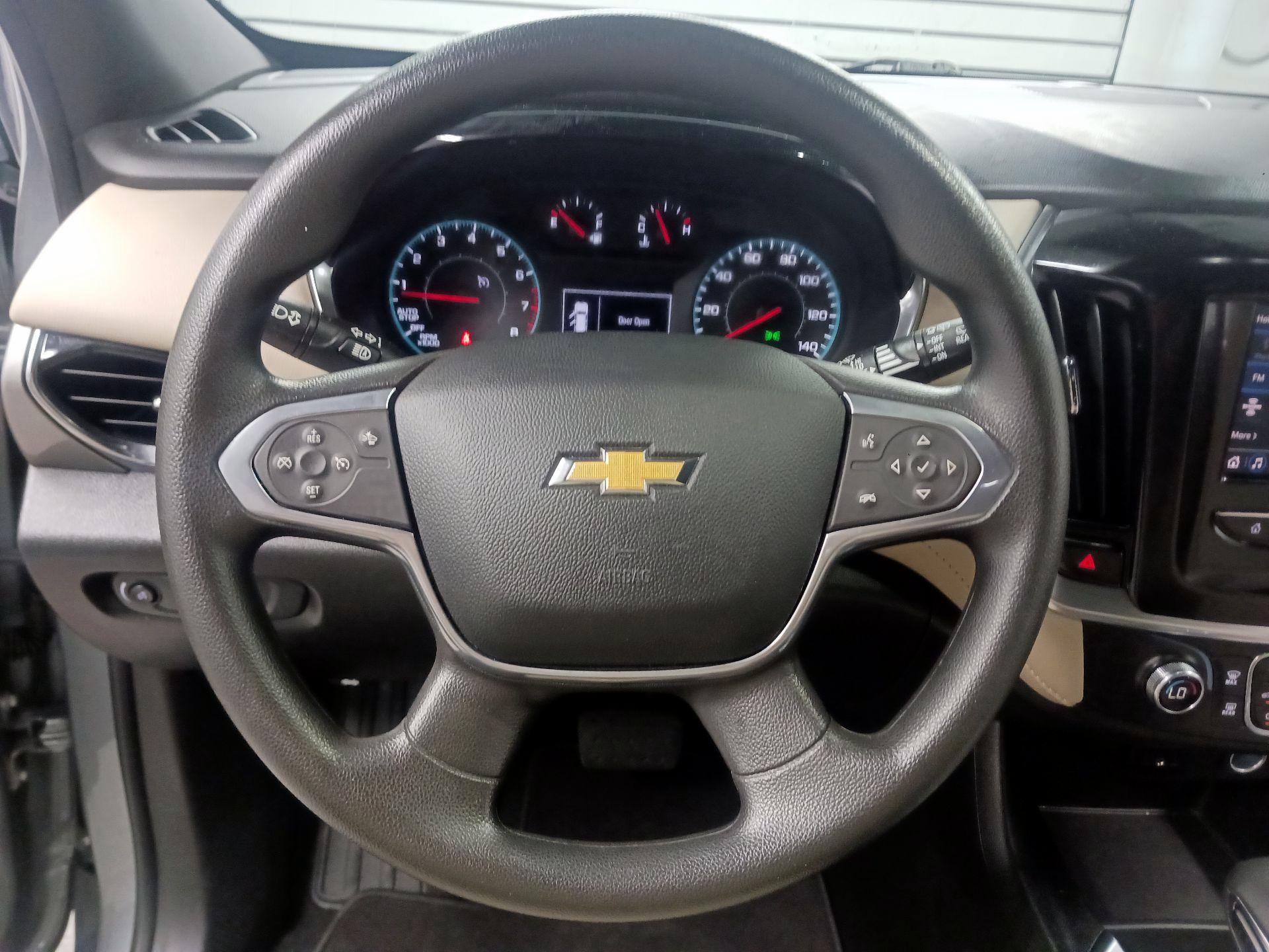 Thumbnail: 2023 Chevrolet Traverse - 10
