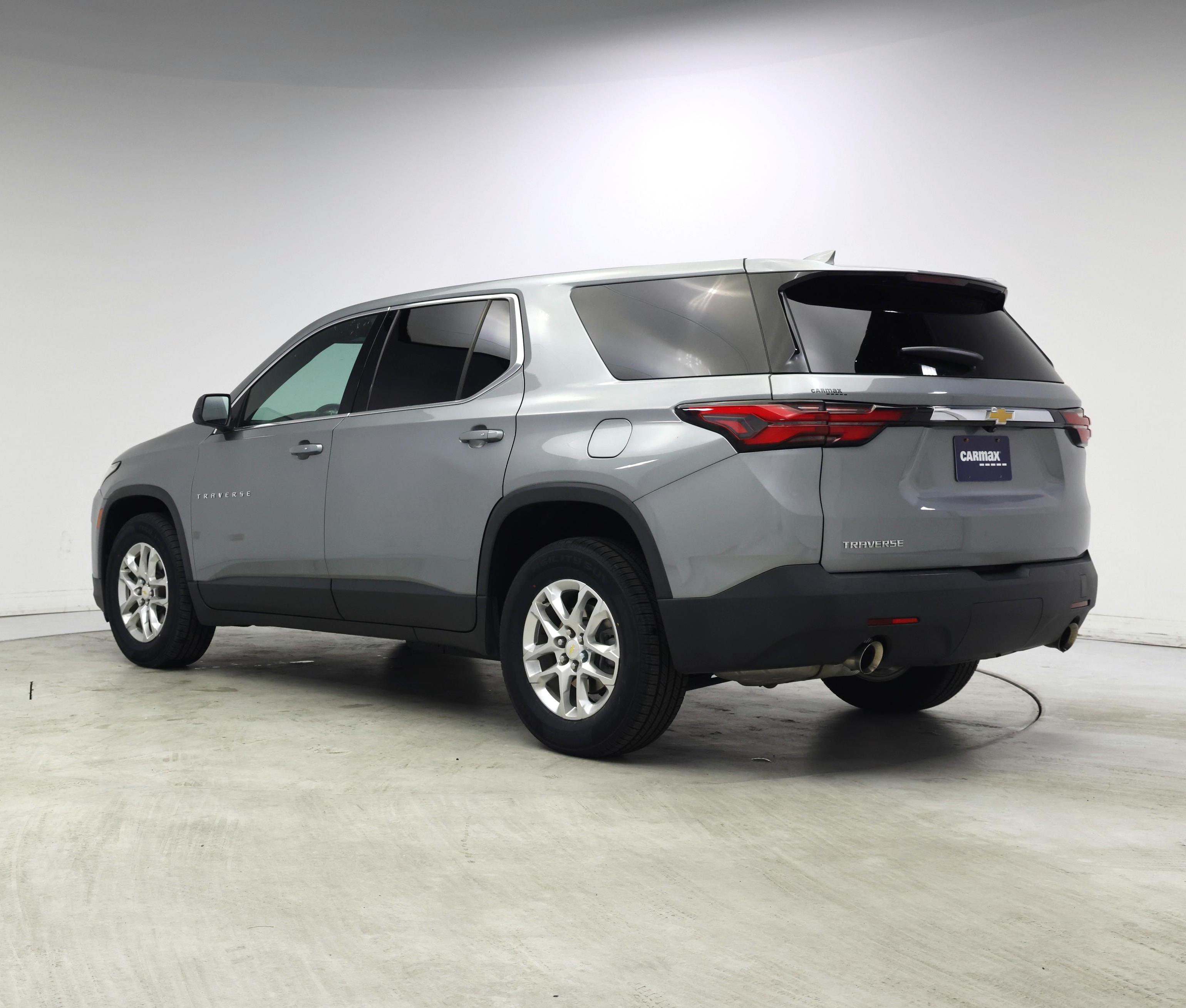 Thumbnail: 2023 Chevrolet Traverse - 2