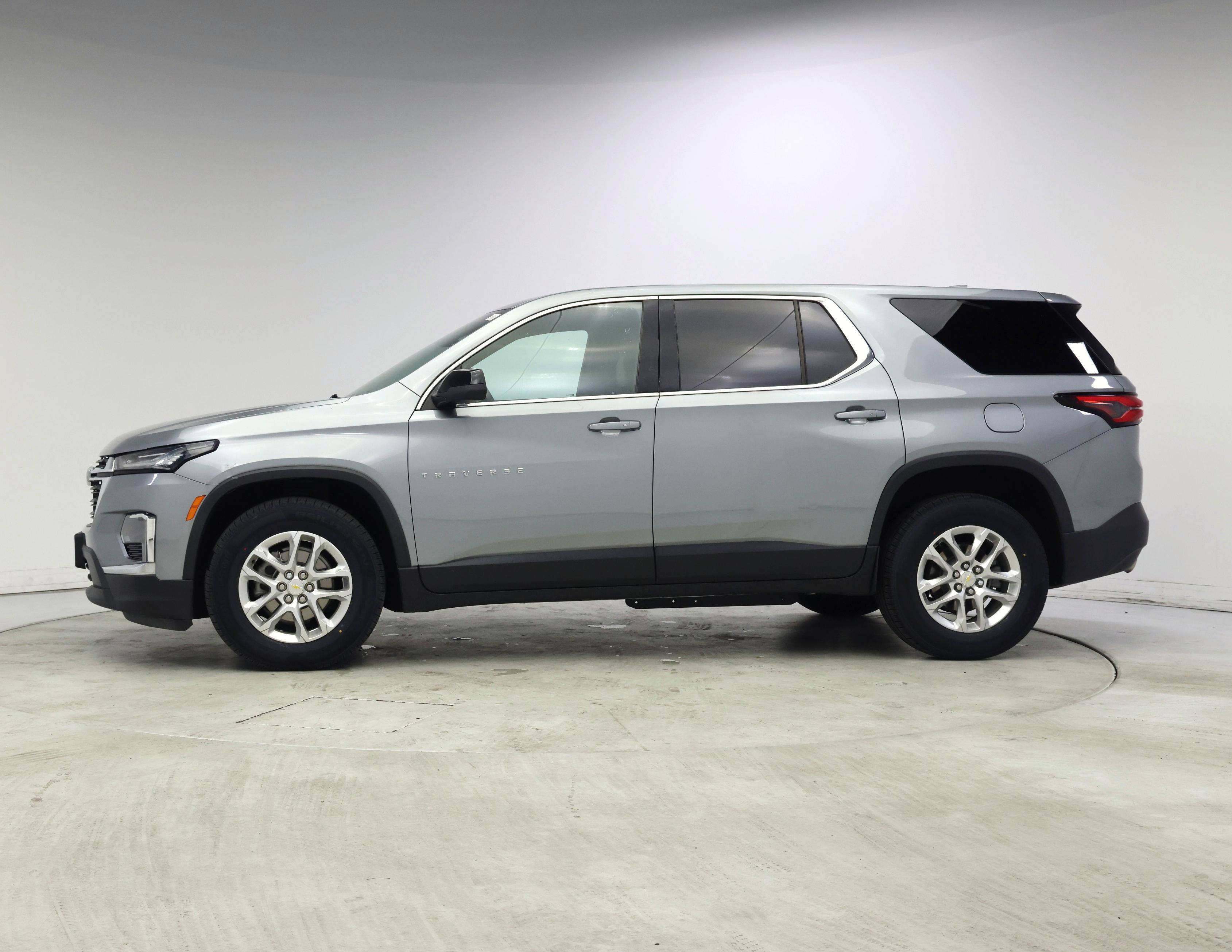 Thumbnail: 2023 Chevrolet Traverse - 3