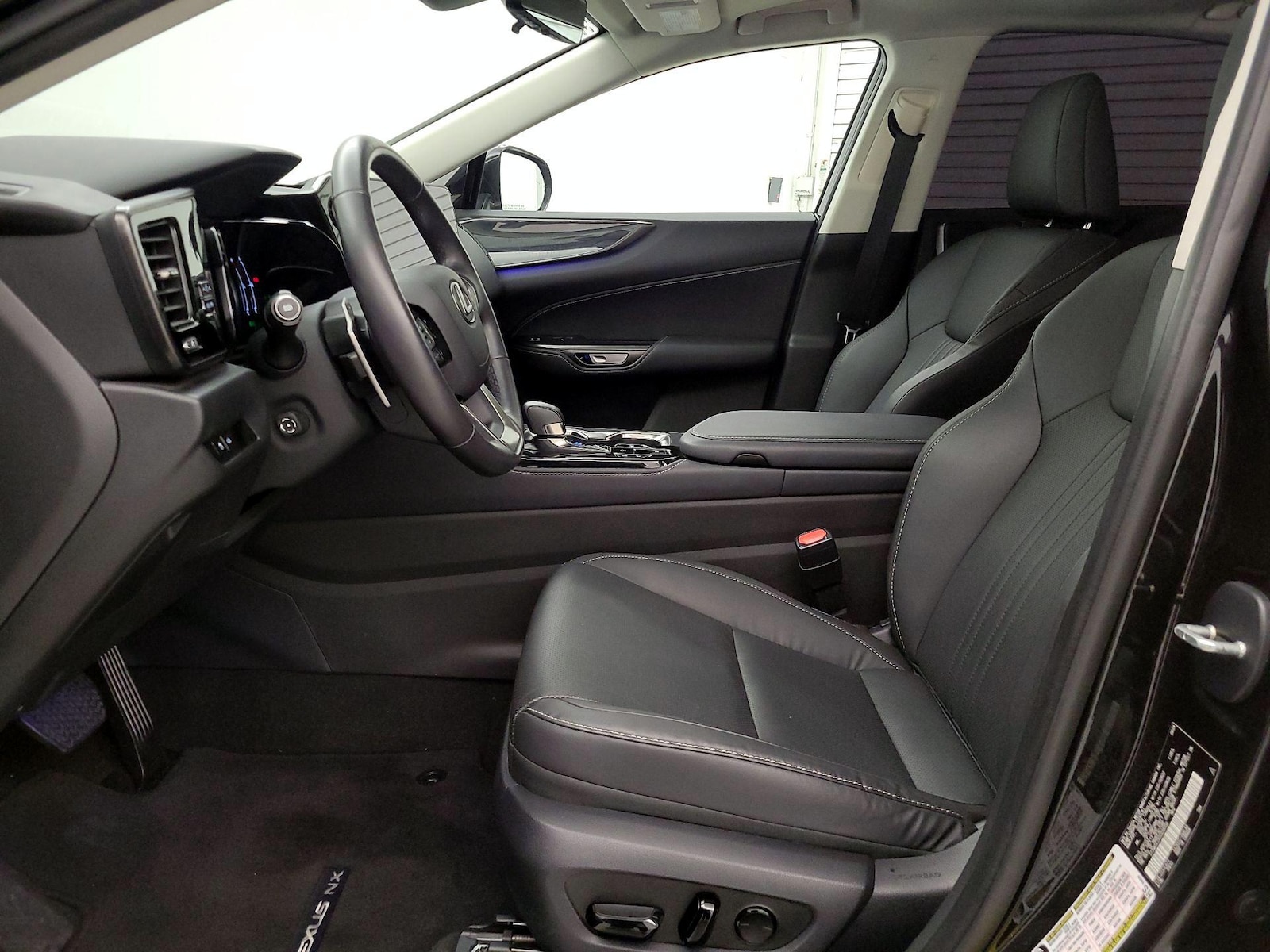 2025 Lexus NX Hybrid 350h - Photo 12