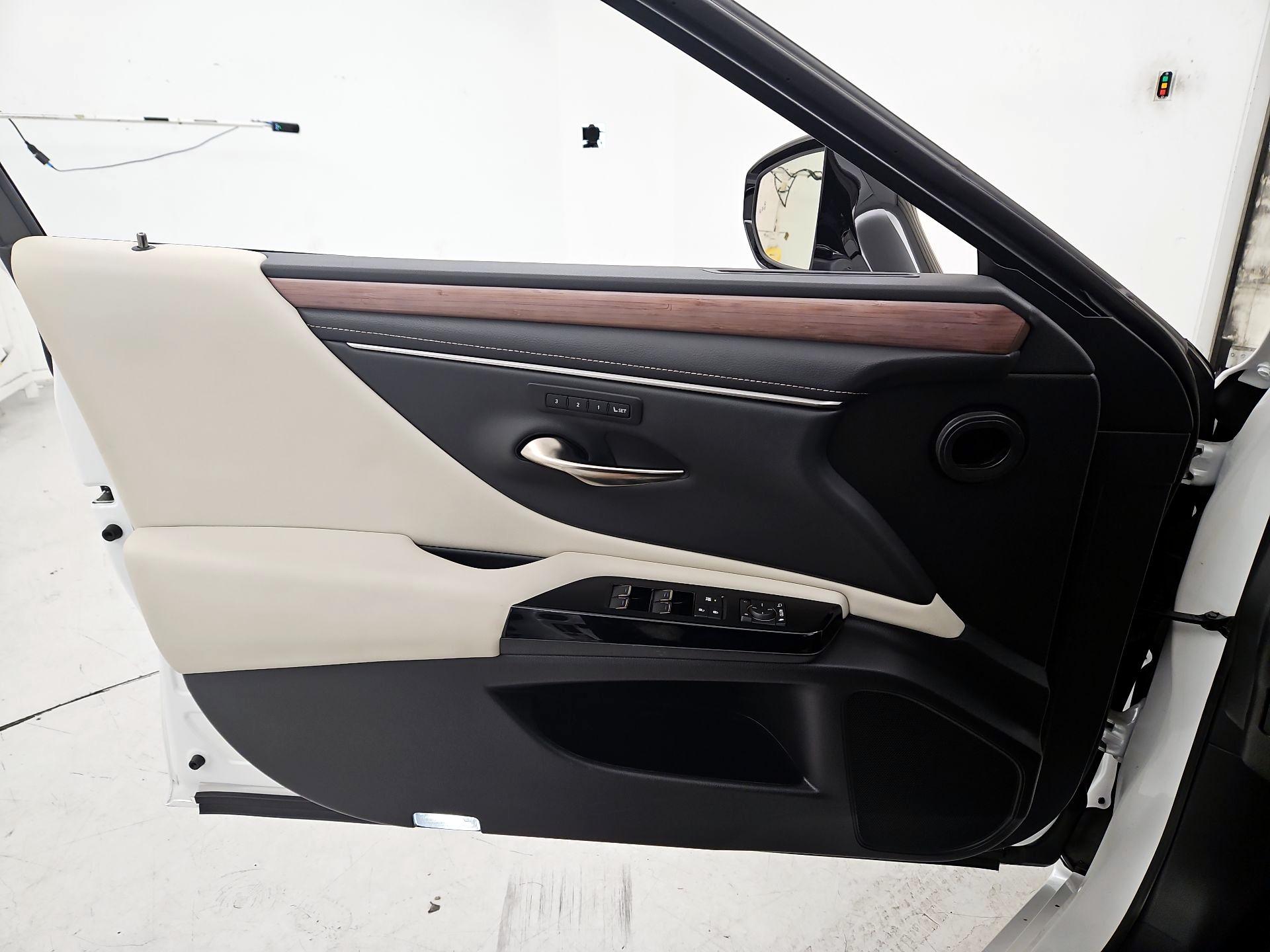 Thumbnail: 2024 Lexus ES - 12