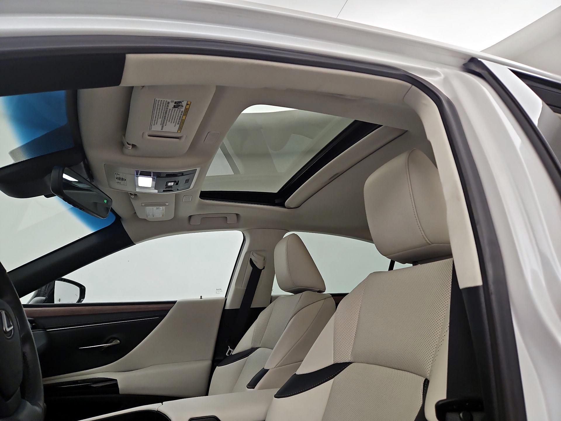 Thumbnail: 2024 Lexus ES - 19