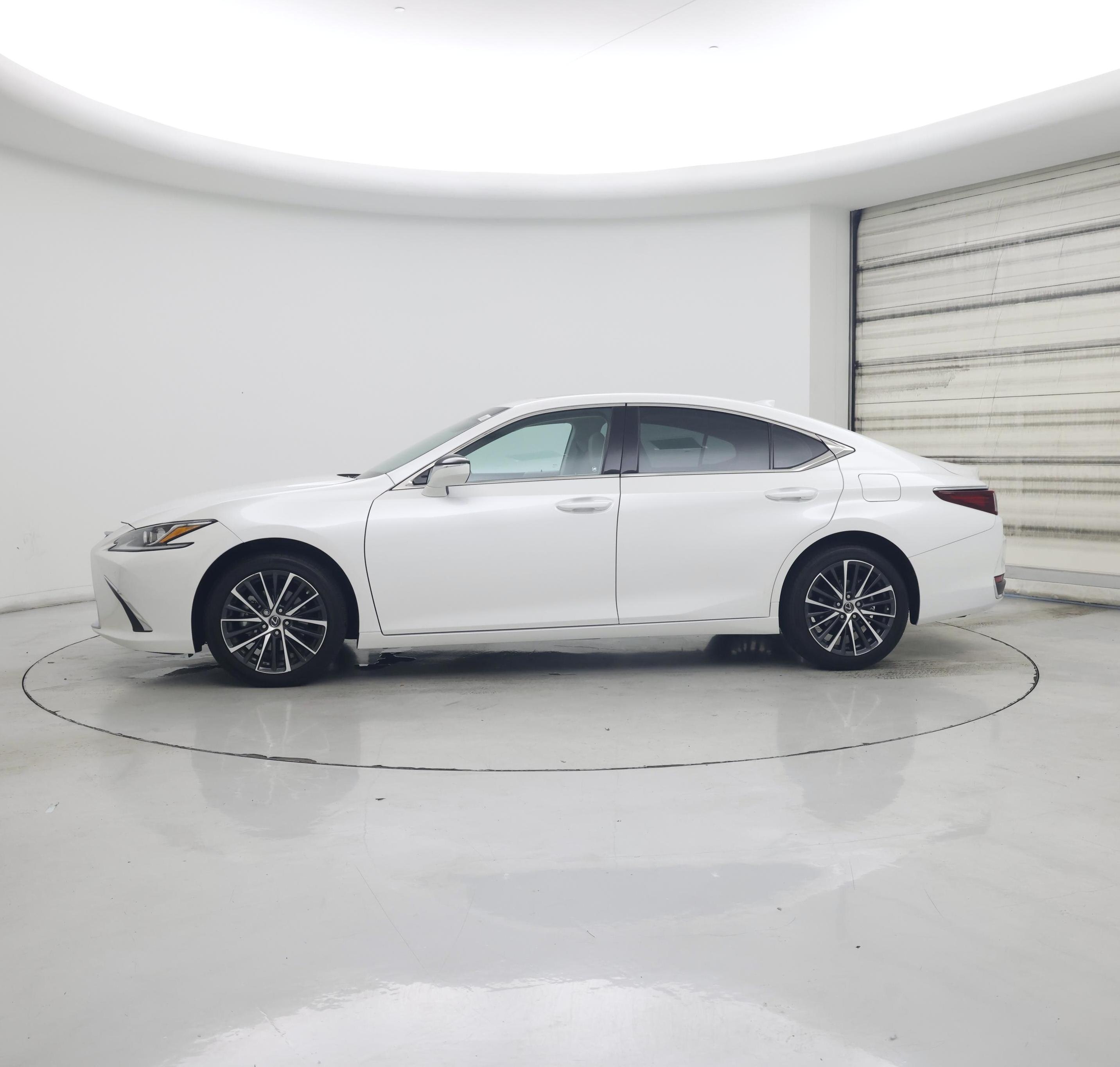 Thumbnail: 2024 Lexus ES - 3