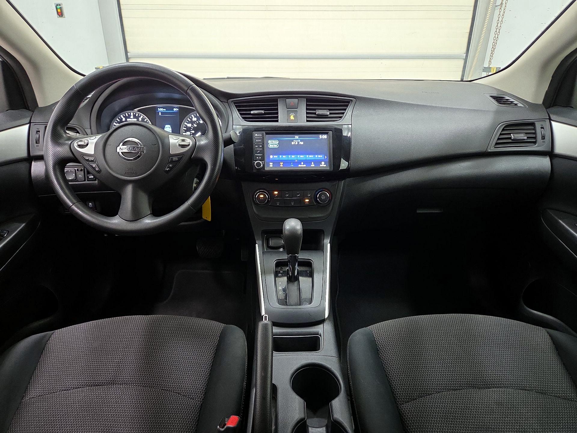 Thumbnail: 2019 Nissan Sentra - 9