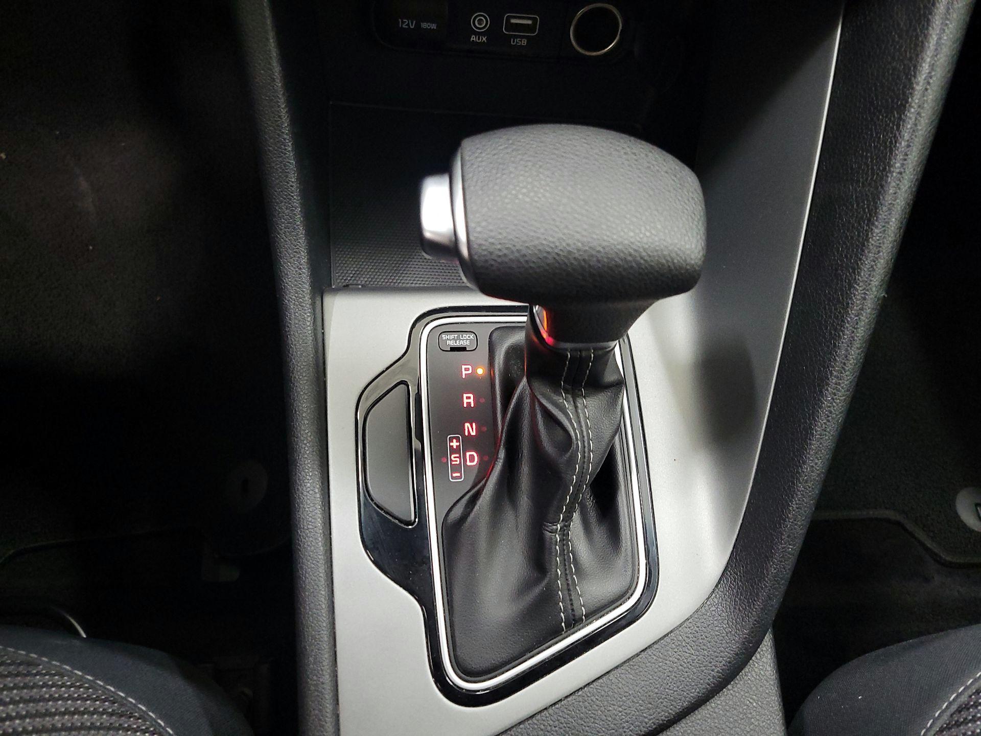 Thumbnail: 2019 Kia Niro - 17