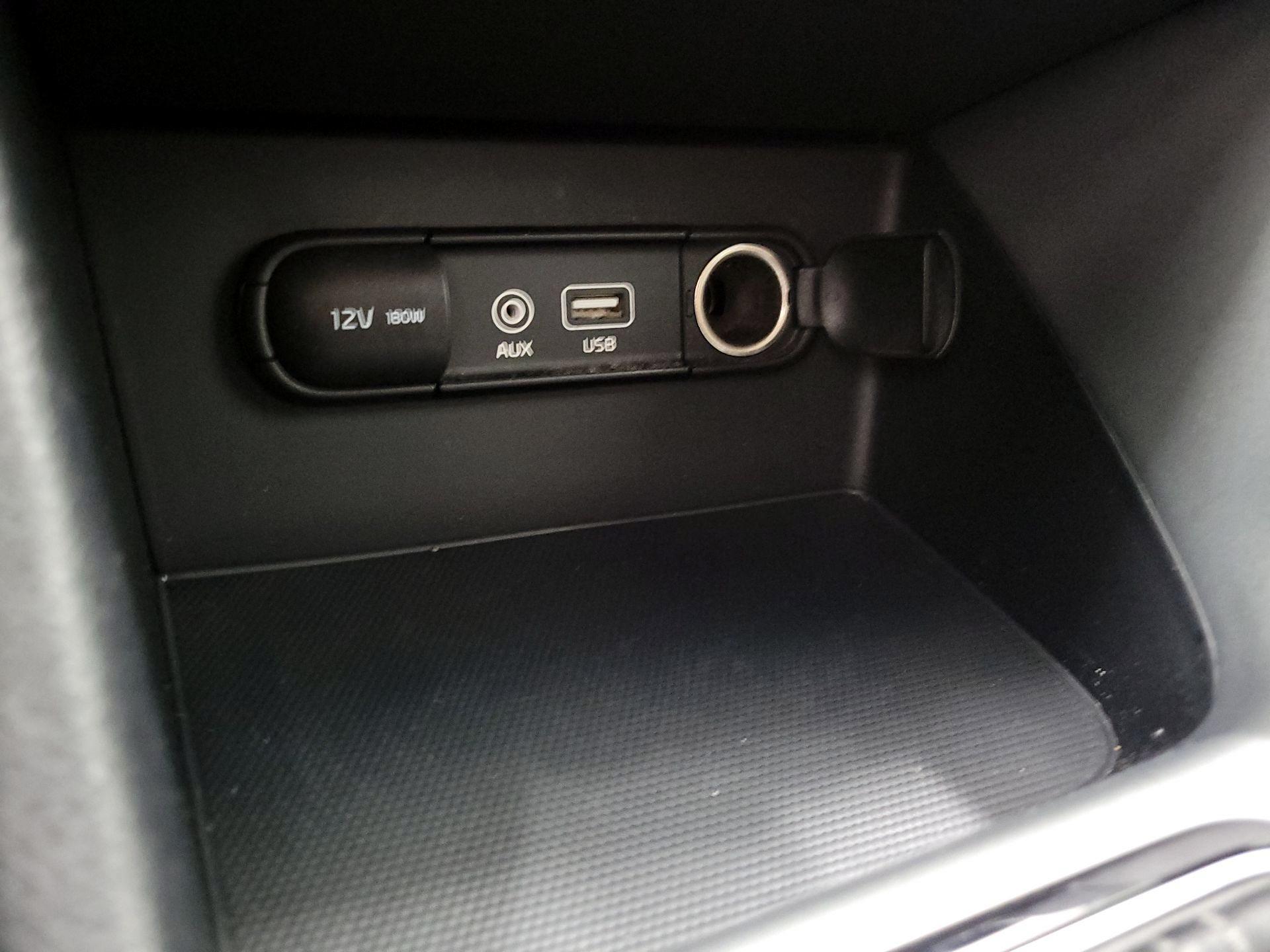 Thumbnail: 2019 Kia Niro - 18
