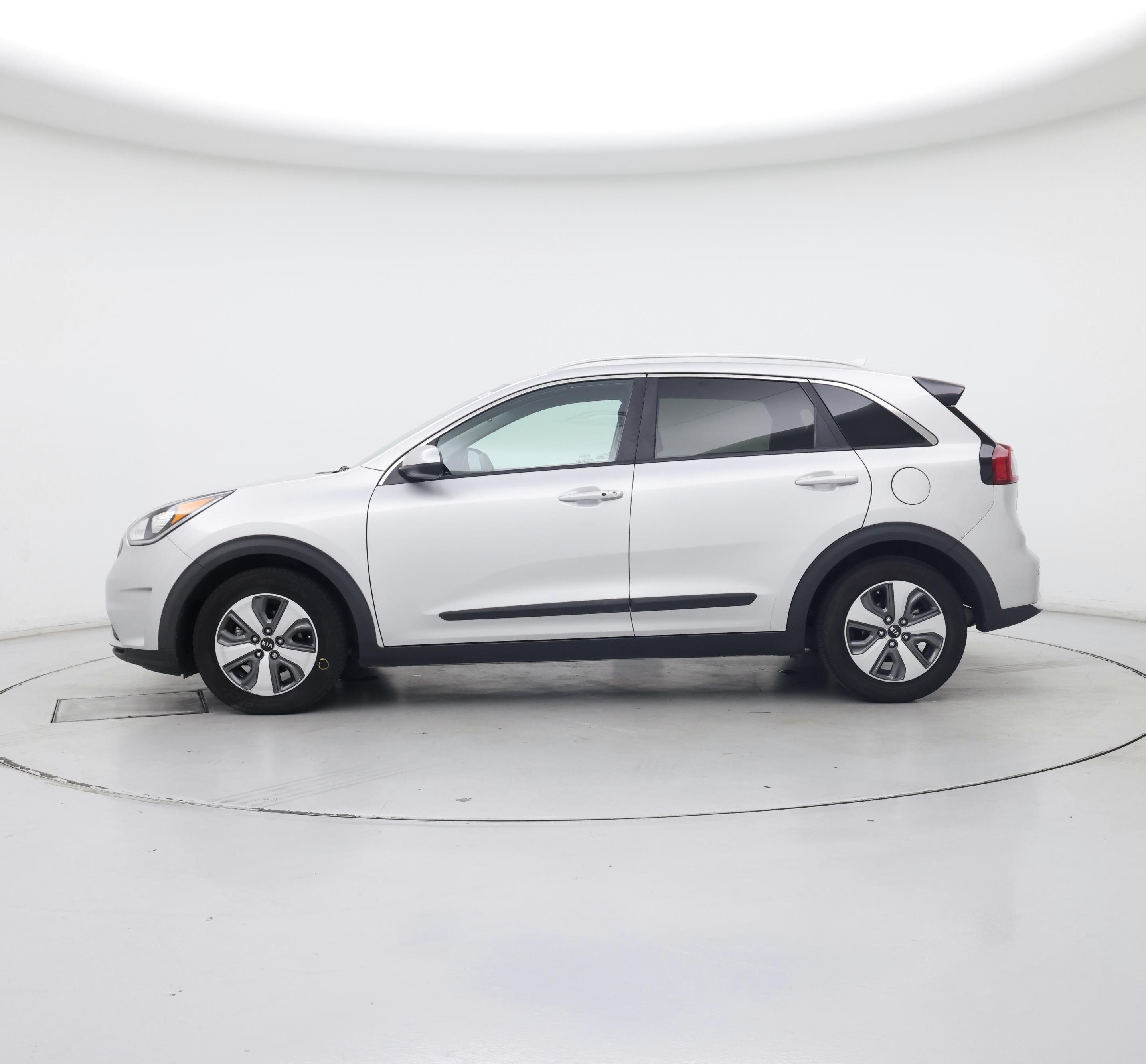 Thumbnail: 2019 Kia Niro - 3
