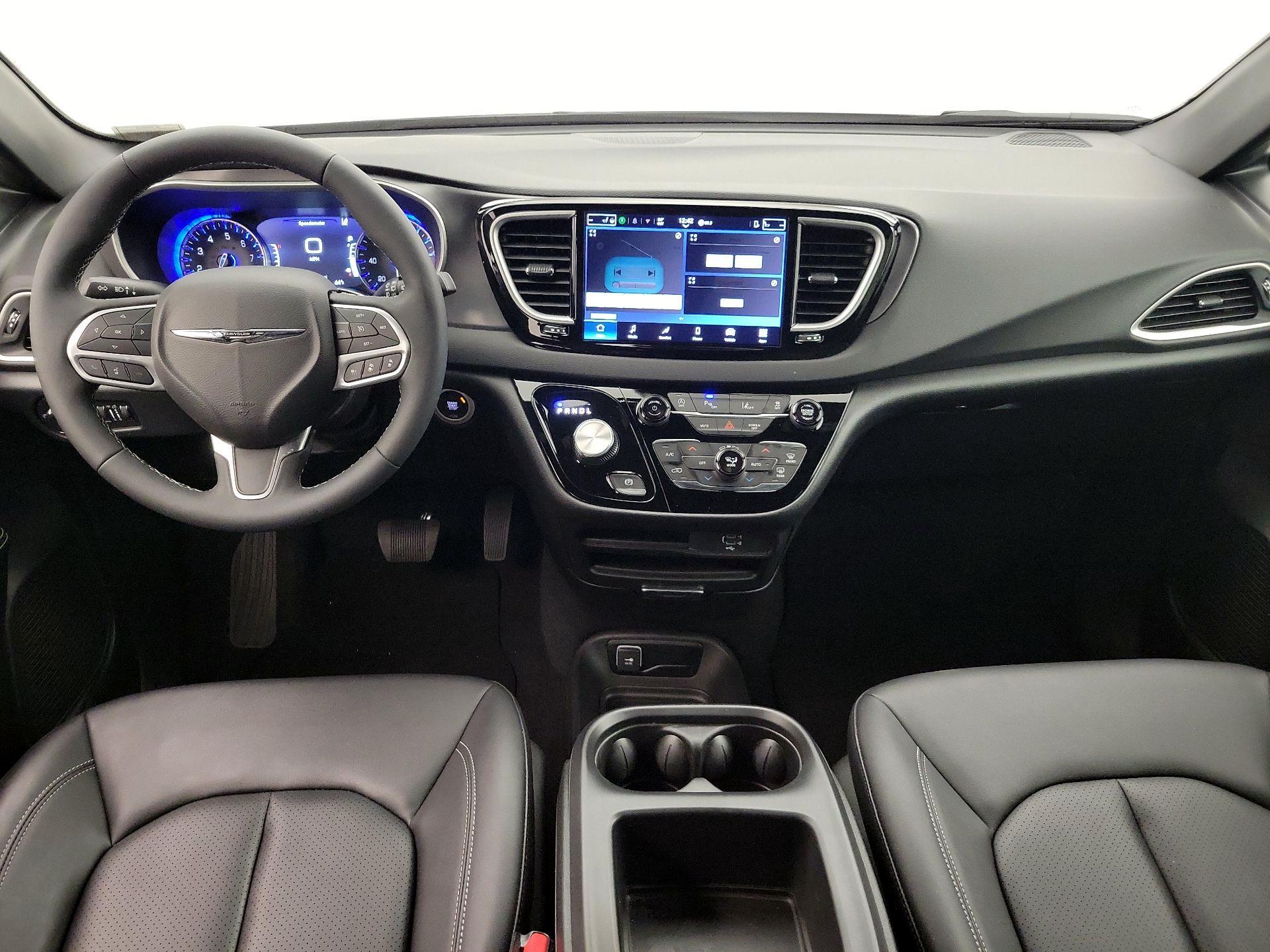 Thumbnail: 2026 Chrysler Pacifica - 9