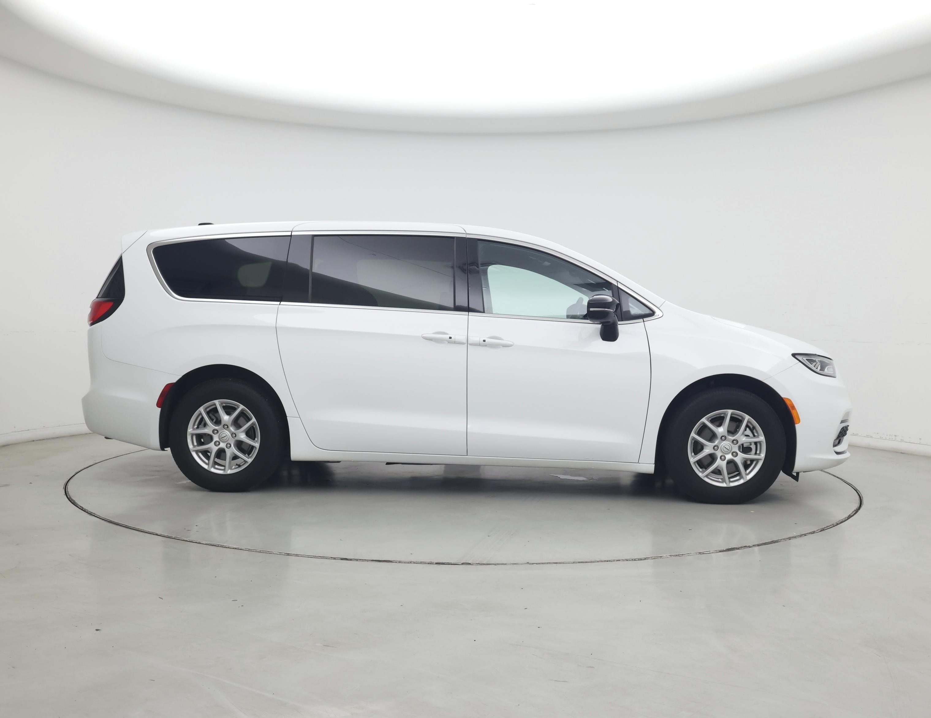 Thumbnail: 2026 Chrysler Pacifica - 7