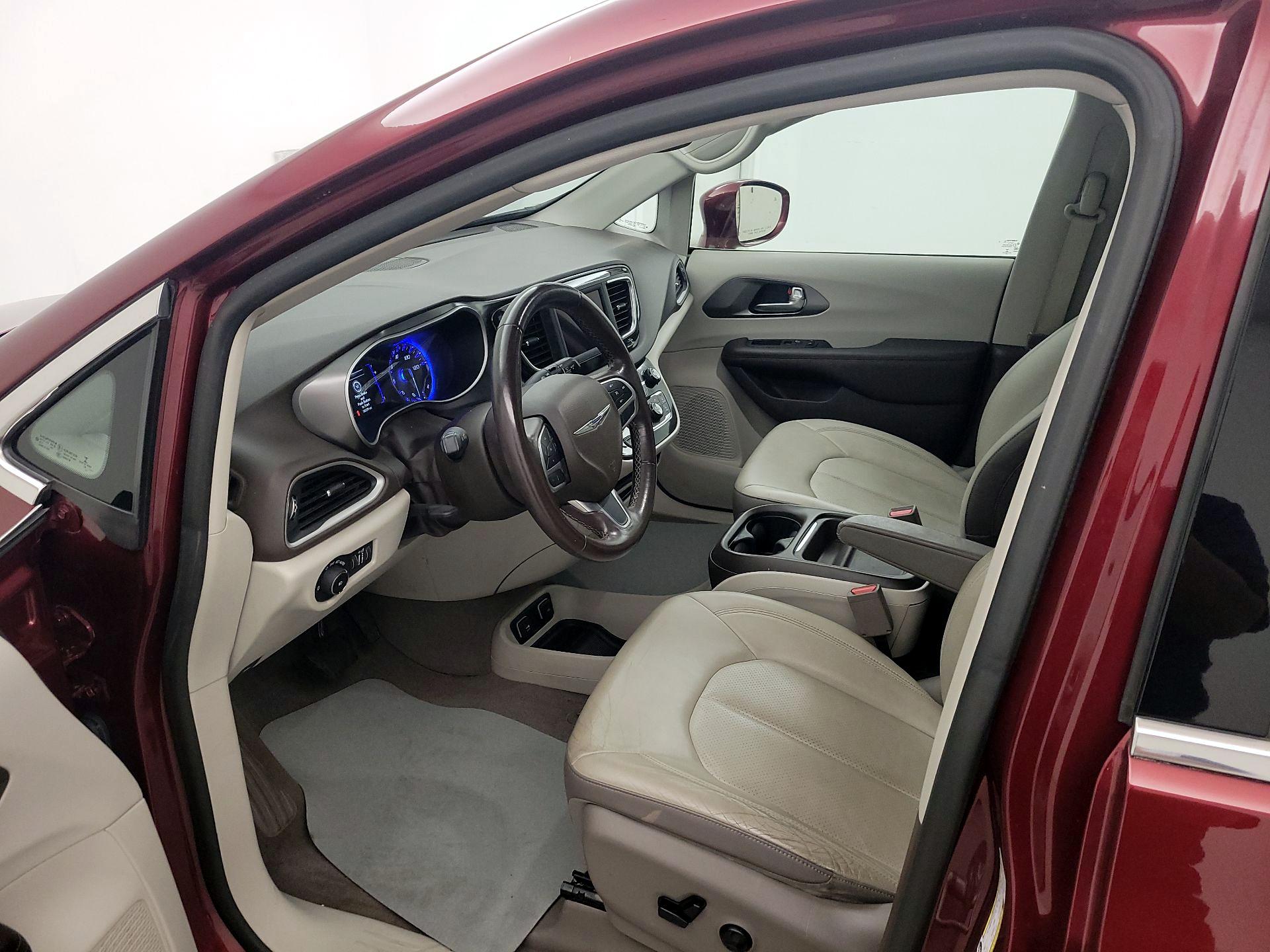 Thumbnail: 2019 Chrysler Pacifica - 11