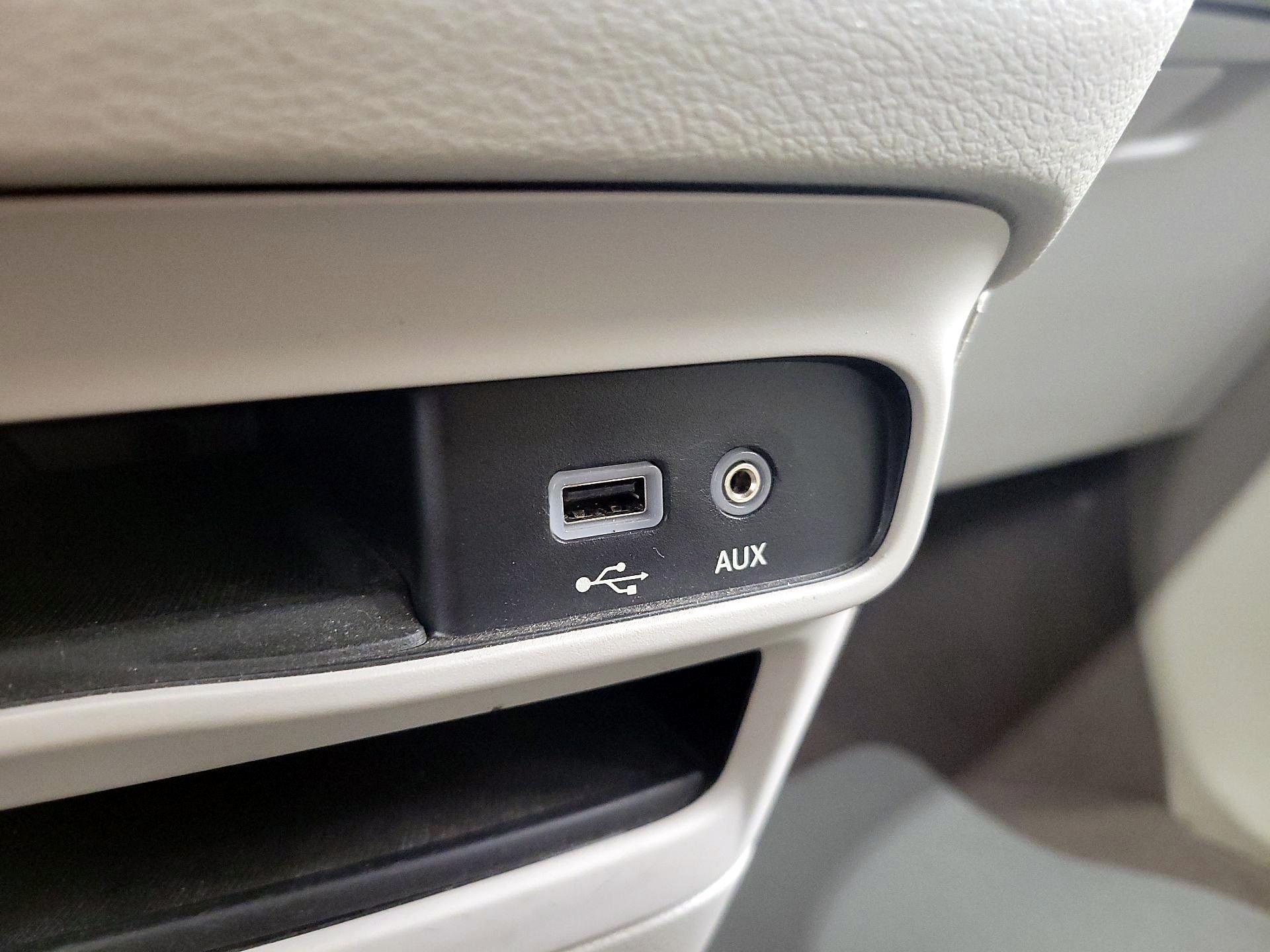 Thumbnail: 2019 Chrysler Pacifica - 18
