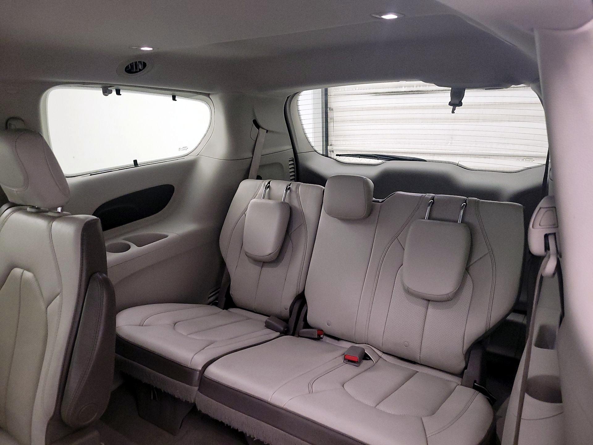 Thumbnail: 2019 Chrysler Pacifica - 20