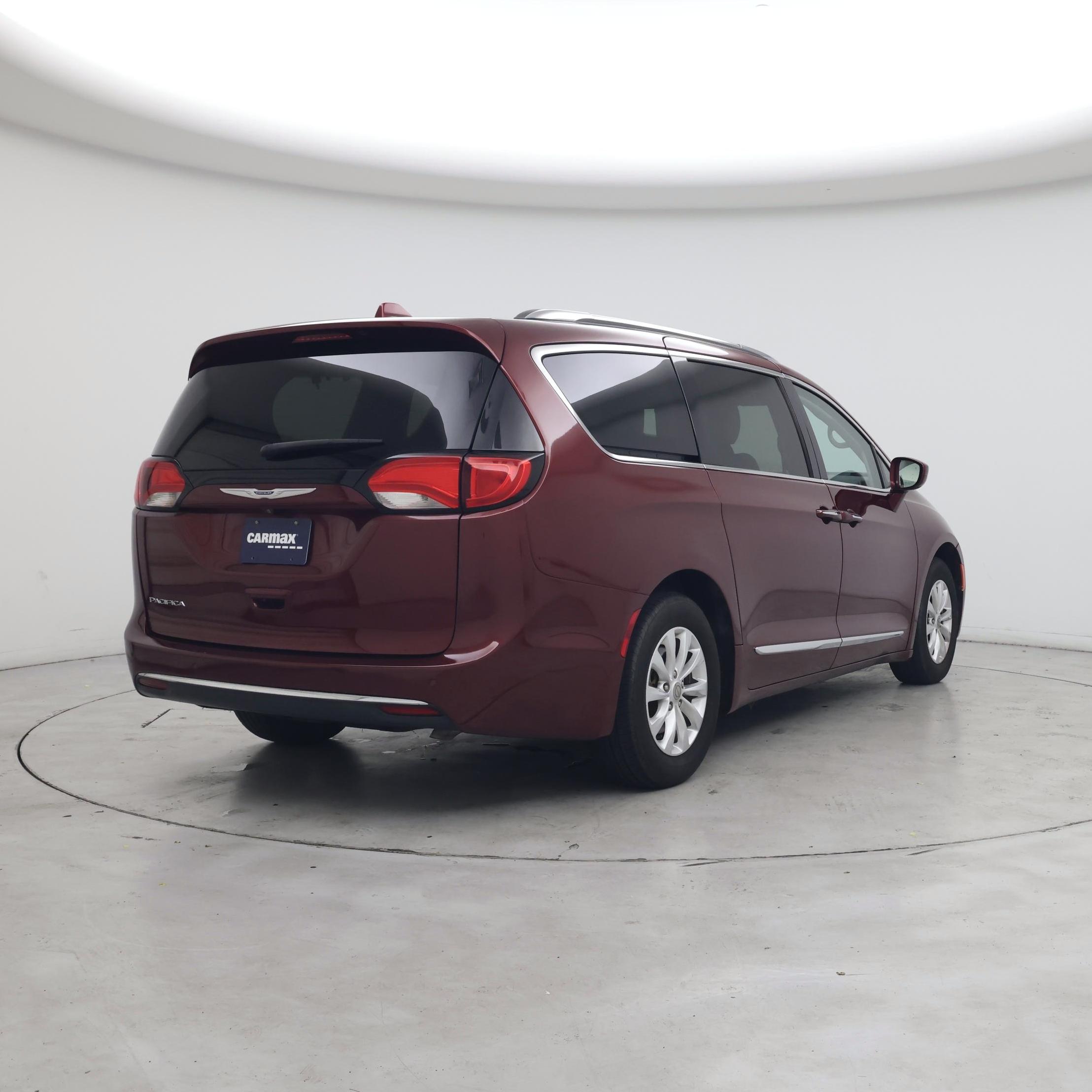 Thumbnail: 2019 Chrysler Pacifica - 8