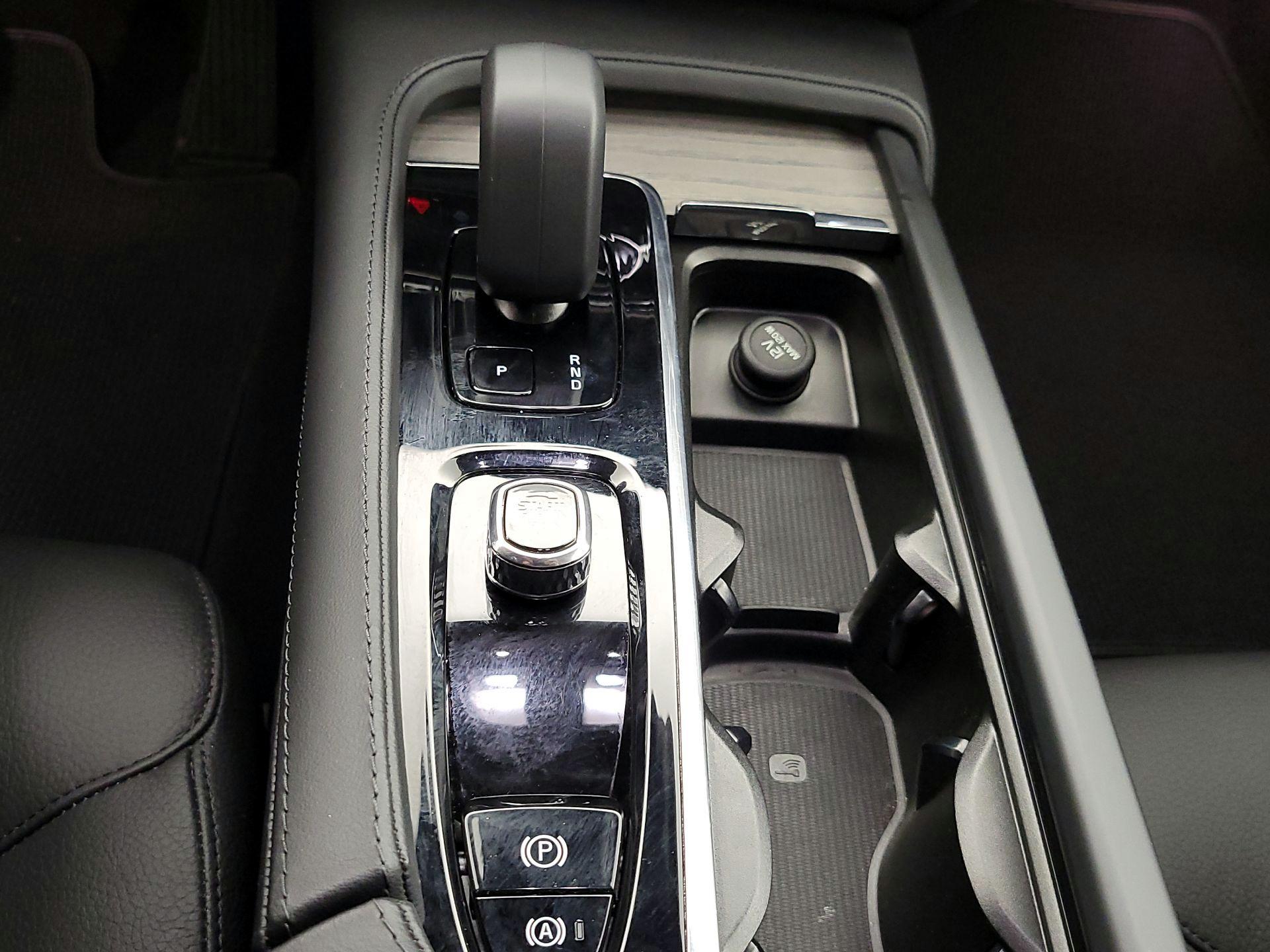 Thumbnail: 2025 Volvo S90 - 17