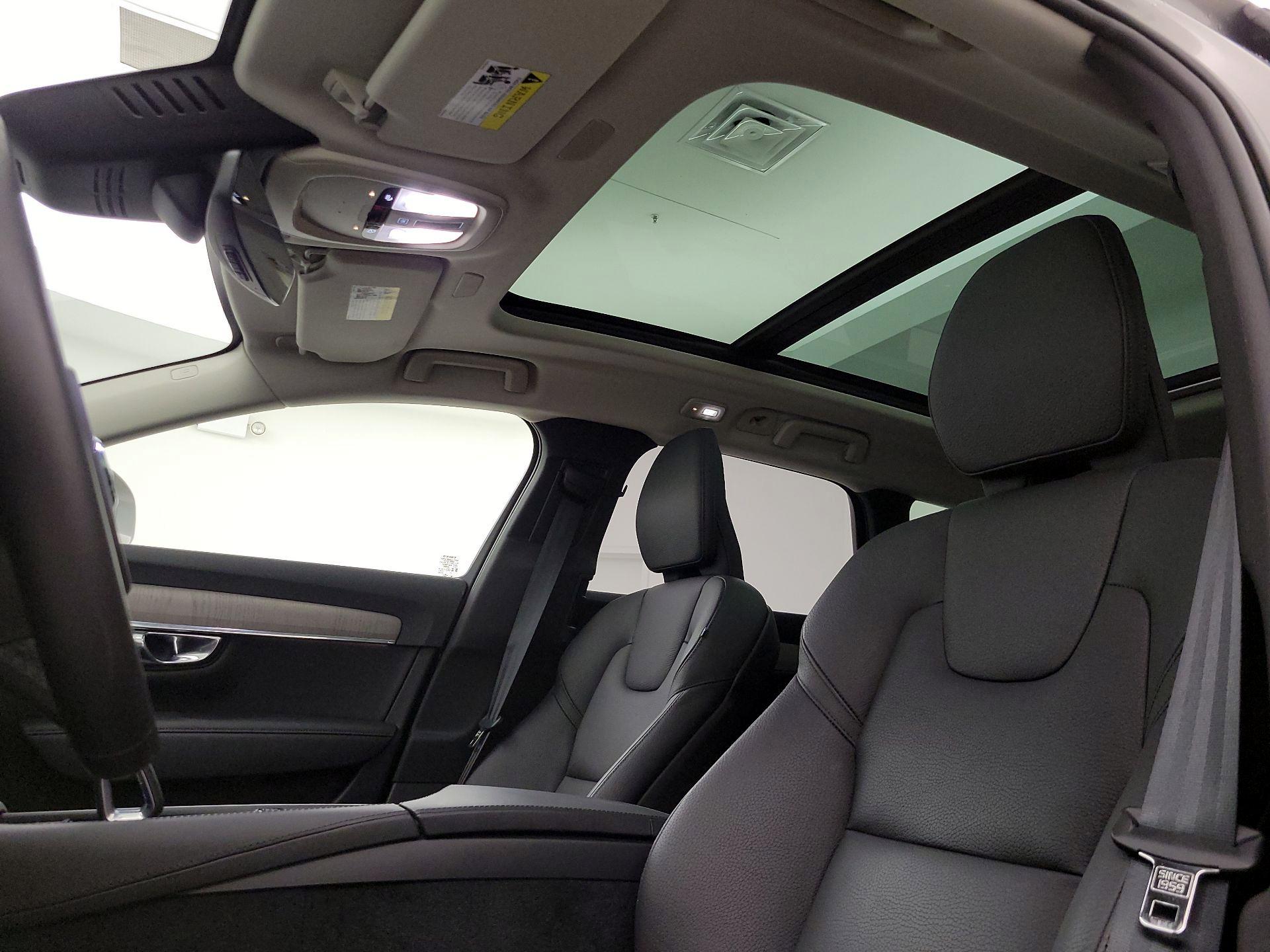 Thumbnail: 2025 Volvo S90 - 19