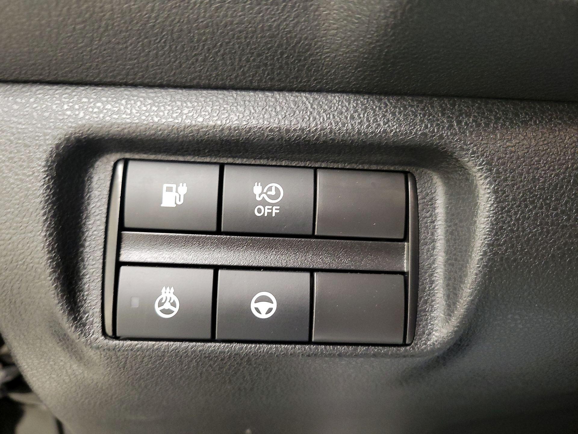 Thumbnail: 2022 Nissan Leaf - 13