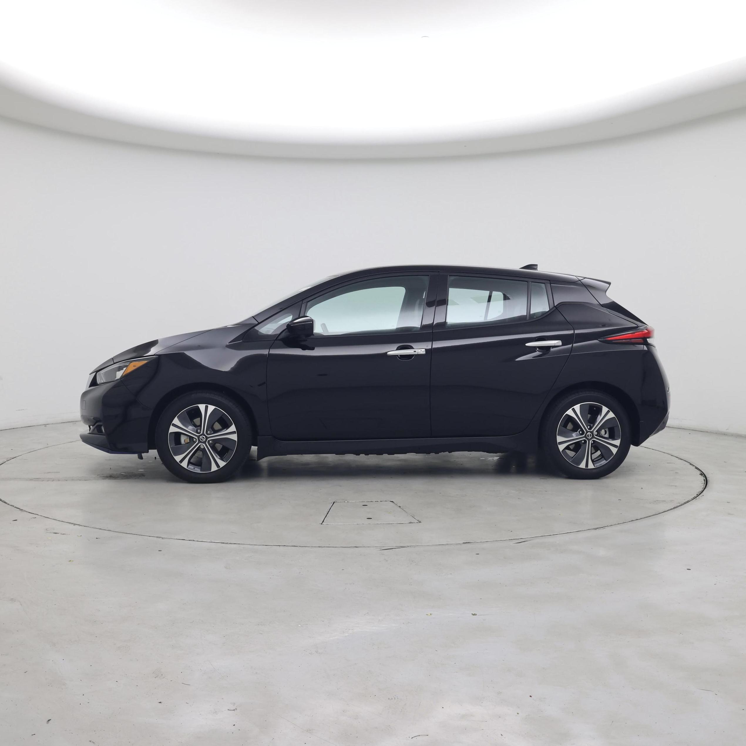 Thumbnail: 2022 Nissan Leaf - 3