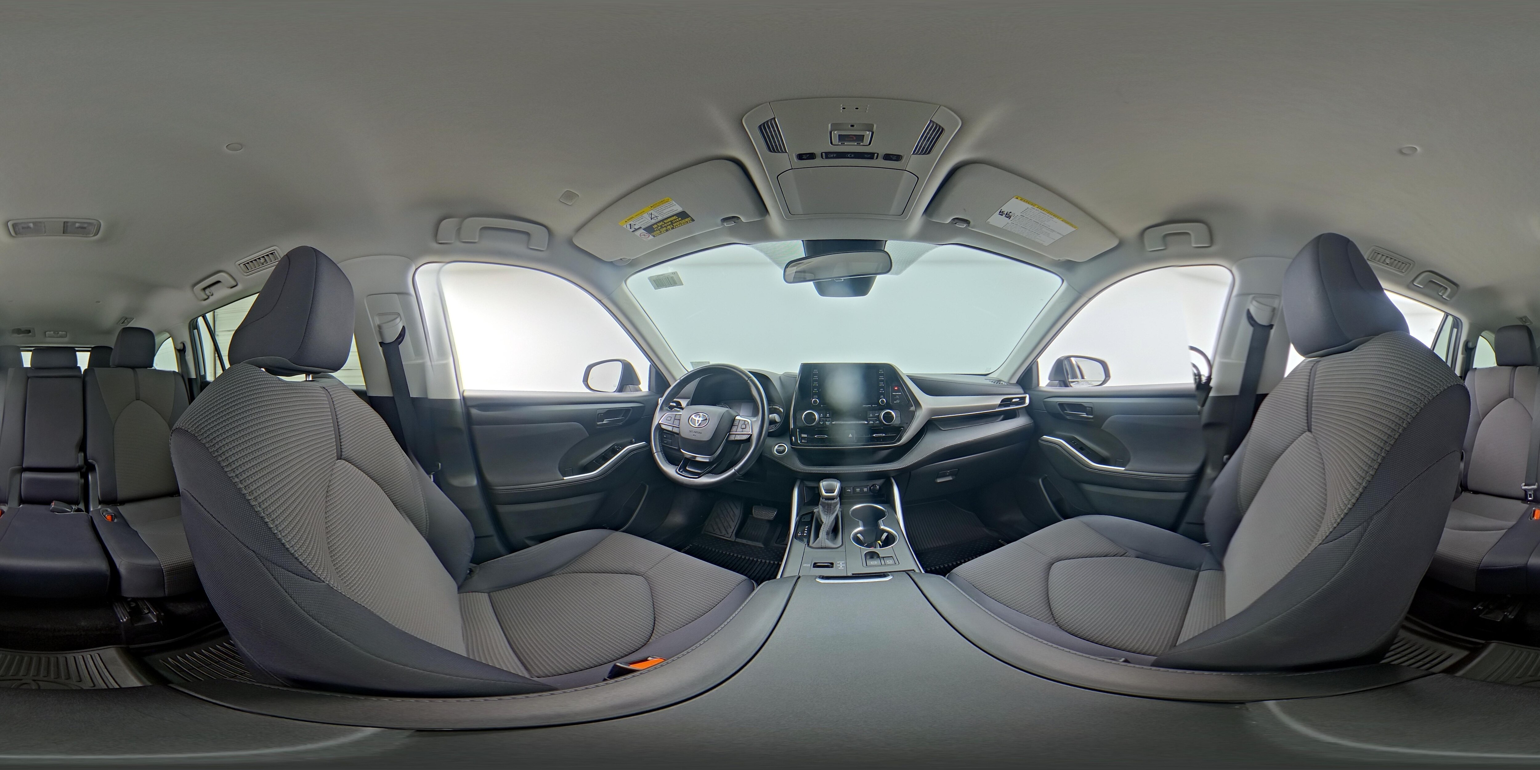 2020 Toyota Highlander LE - Photo 25