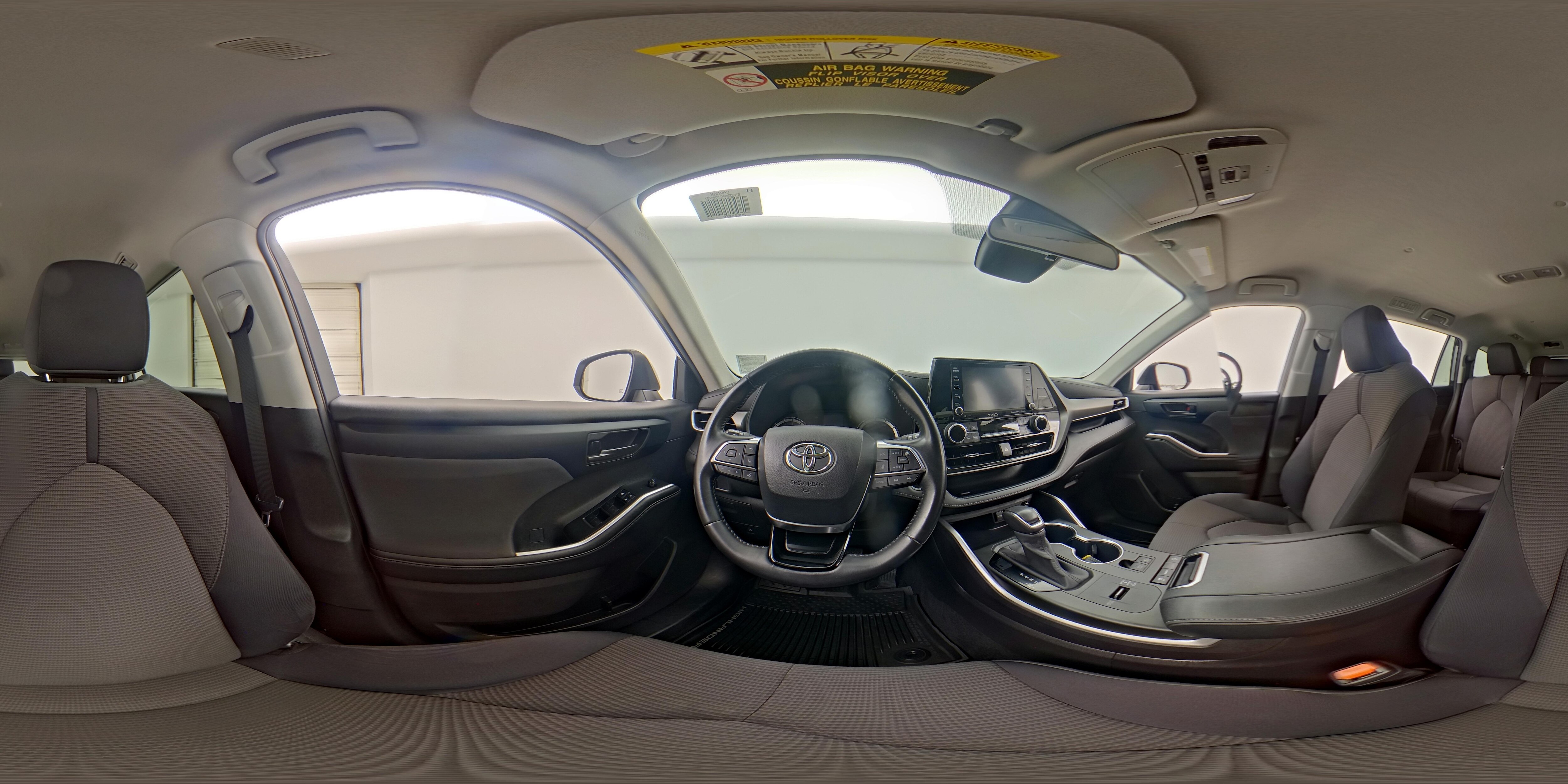 2020 Toyota Highlander LE - Photo 27