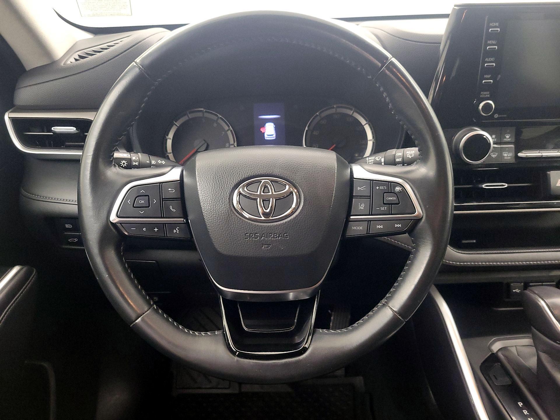 Thumbnail: 2020 Toyota Highlander - 10