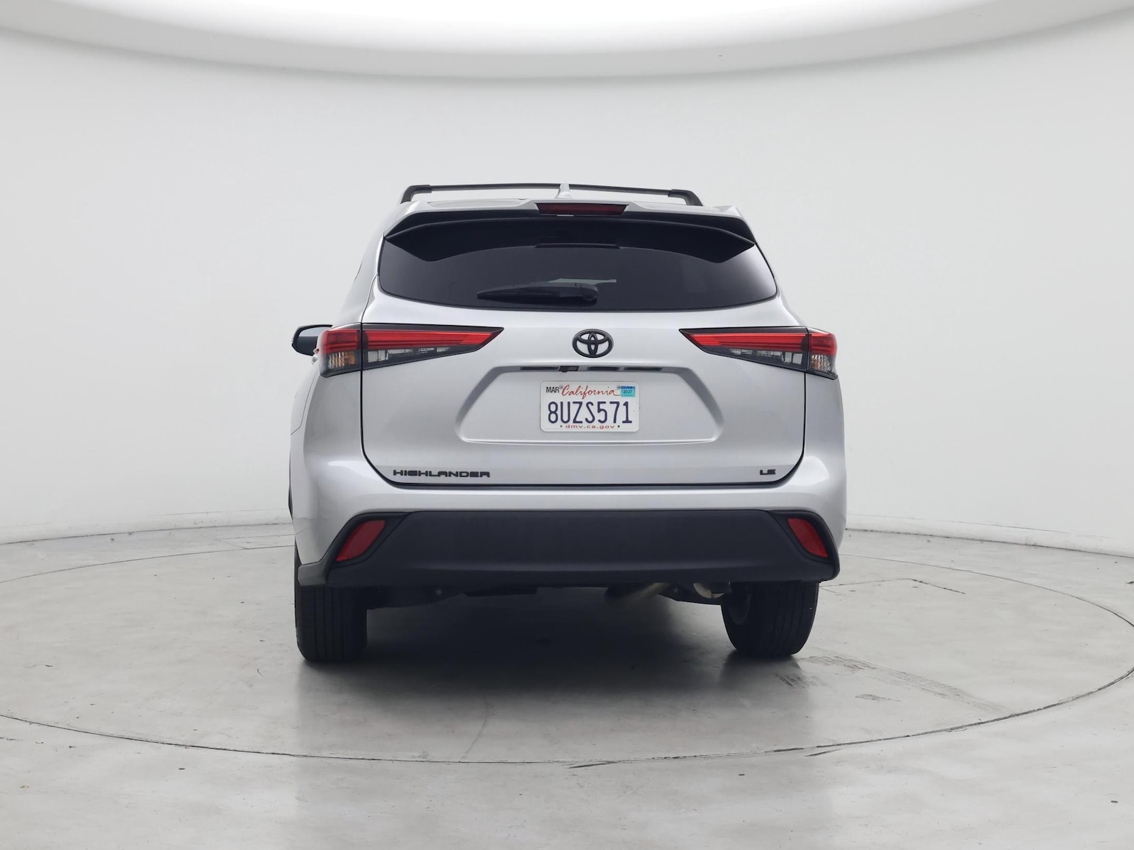 2020 Toyota Highlander LE - Photo 7