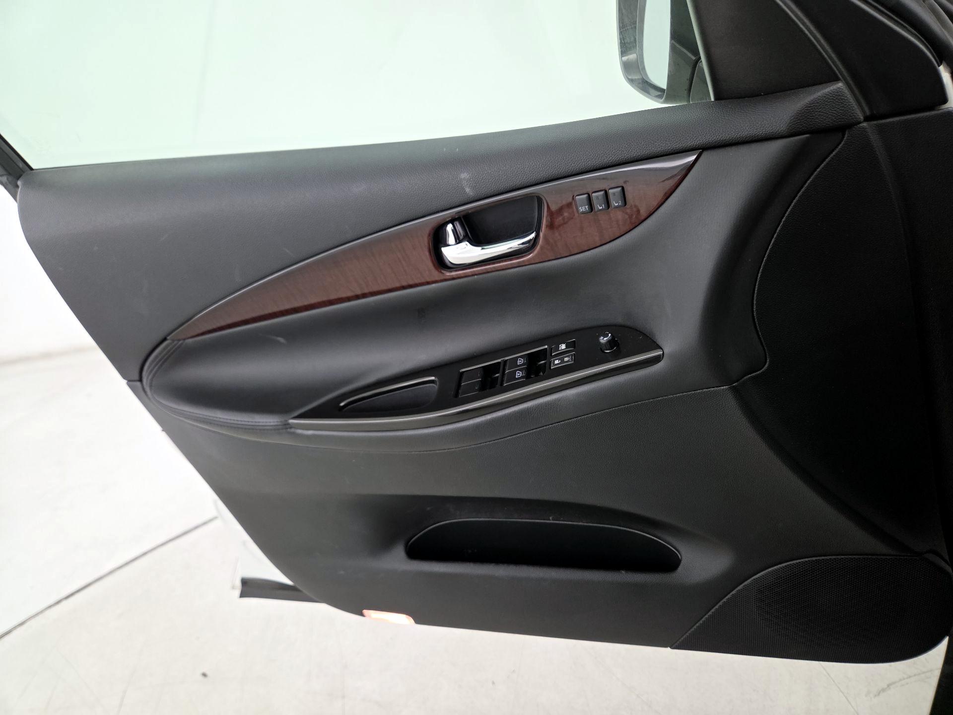 Thumbnail: 2016 INFINITI QX50 - 12