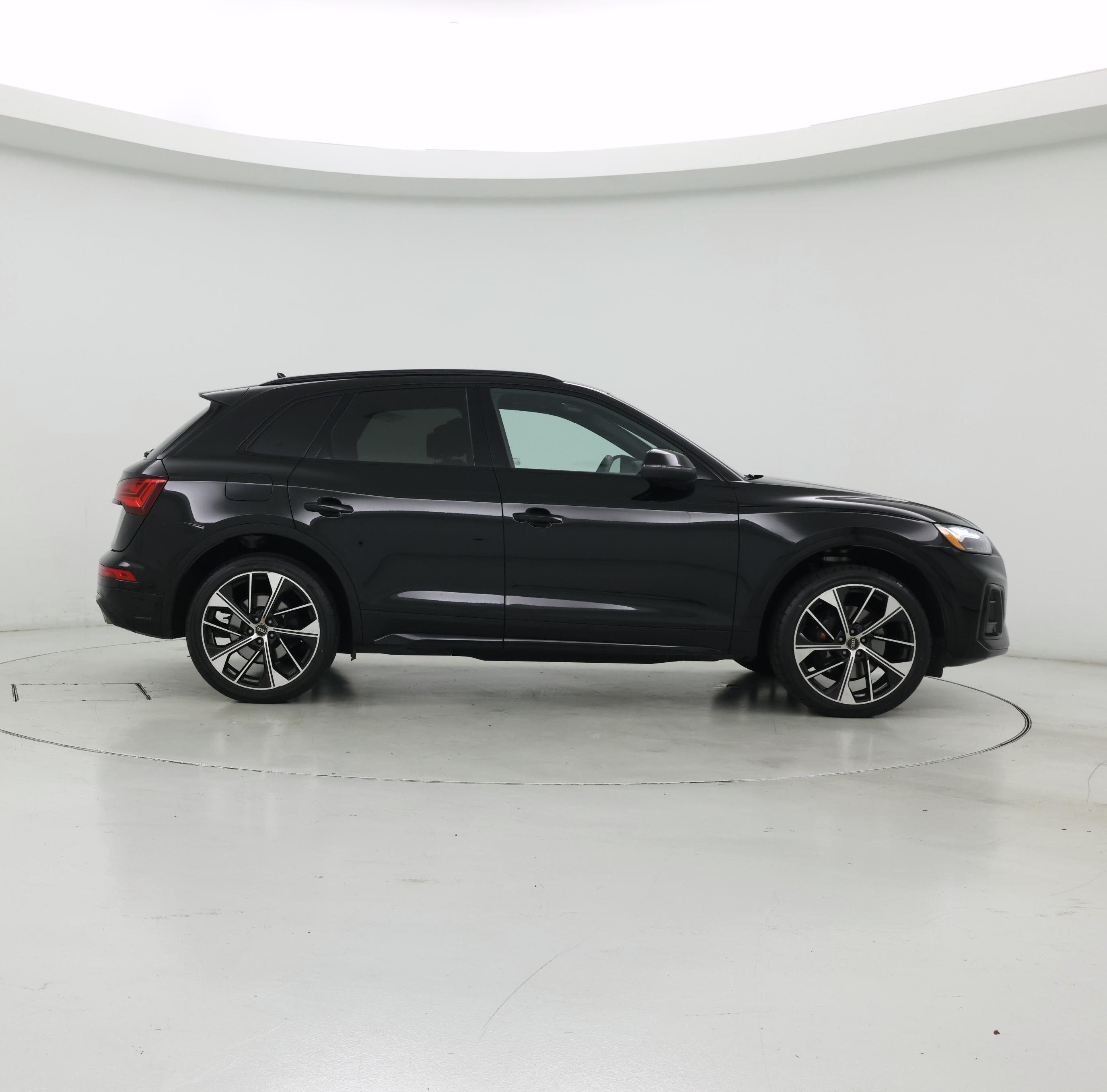 Thumbnail: 2022 Audi SQ5 - 7