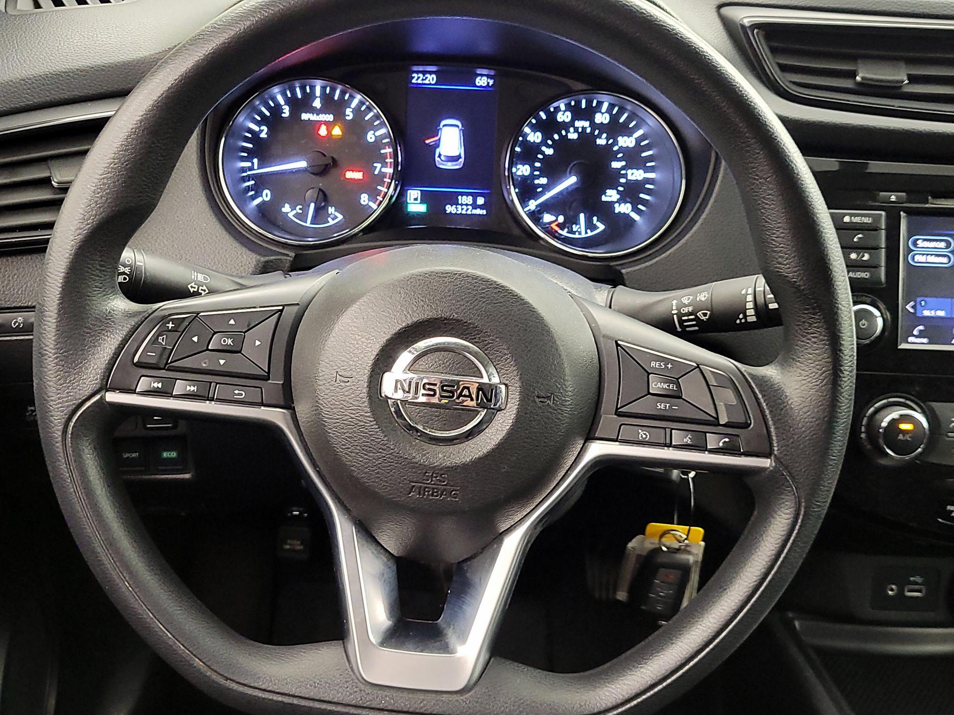 Thumbnail: 2018 Nissan Rogue - 10