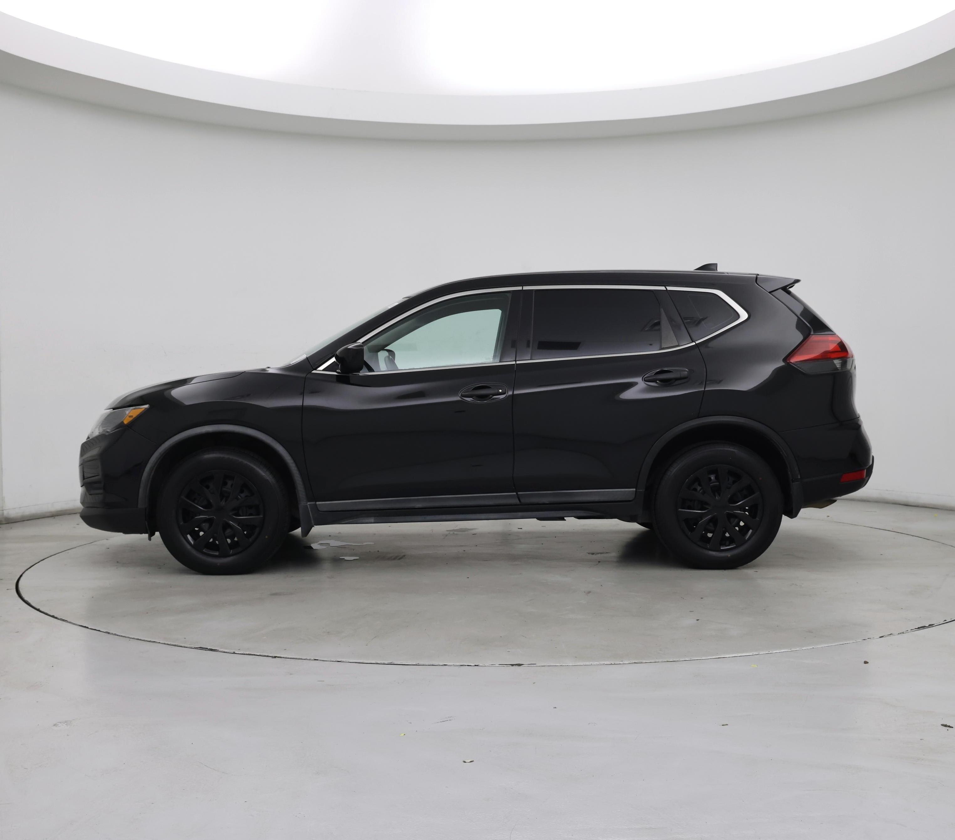 Thumbnail: 2018 Nissan Rogue - 3