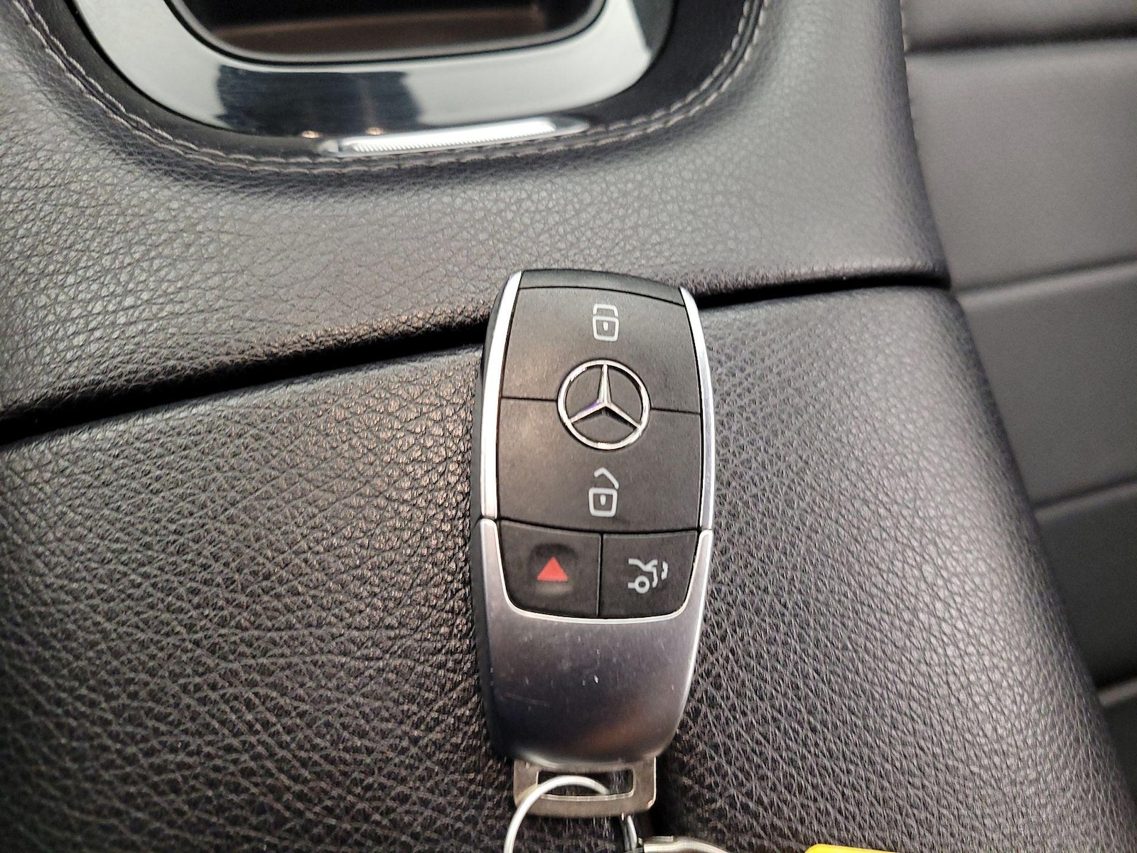 2024 Mercedes-Benz GLE GLE450E - Photo 25