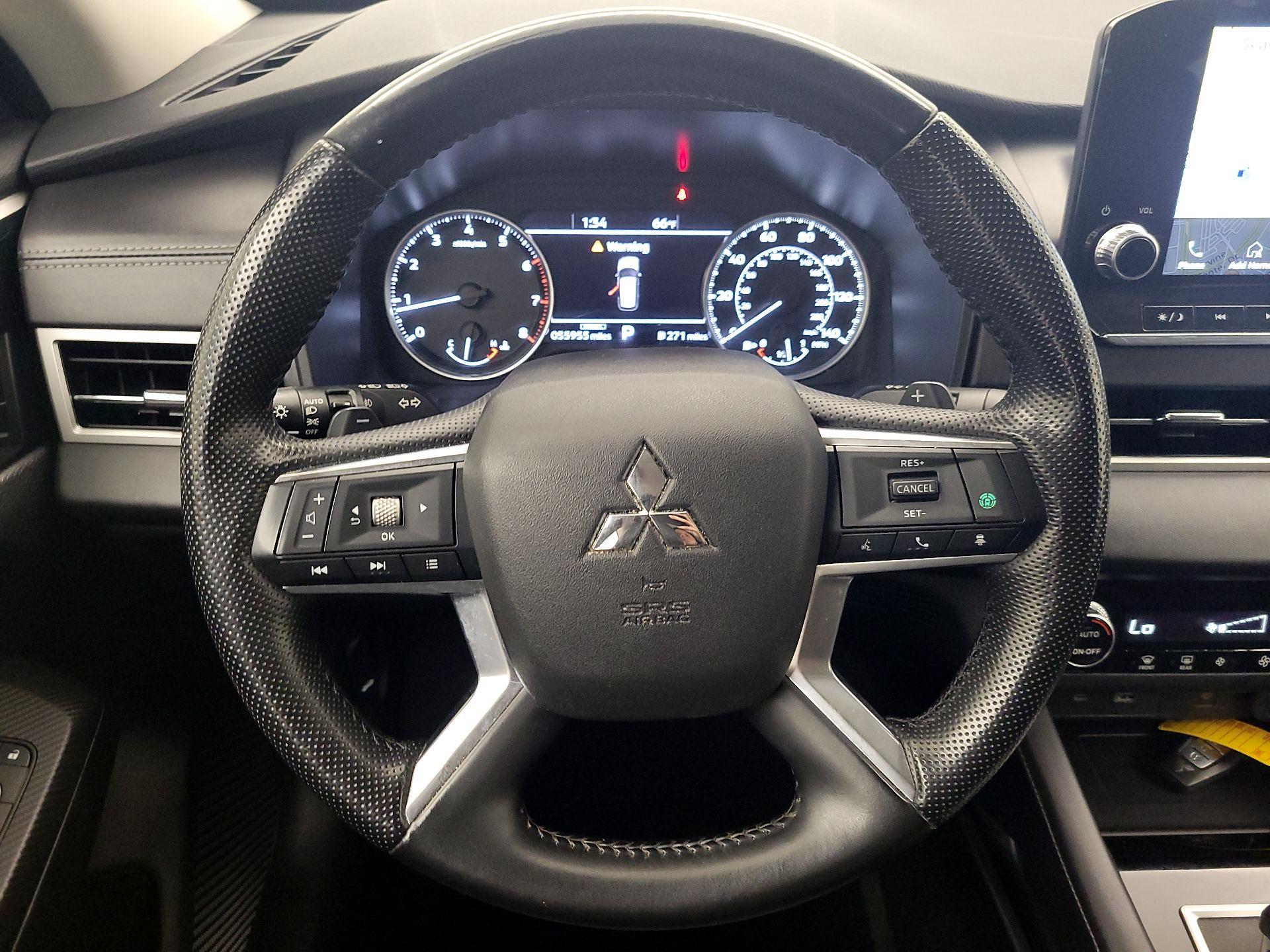 Thumbnail: 2024 Mitsubishi Outlander - 10