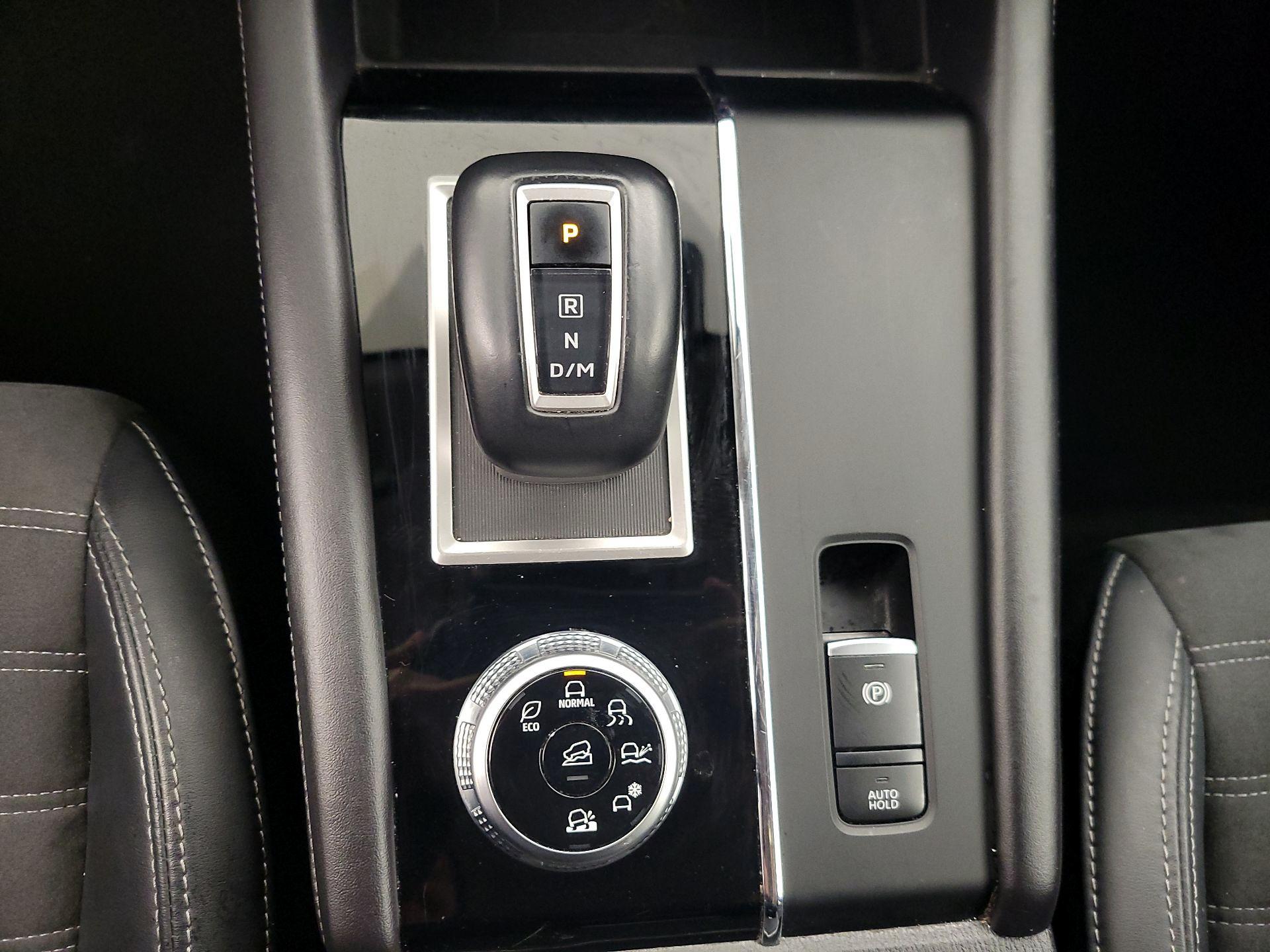 Thumbnail: 2024 Mitsubishi Outlander - 18