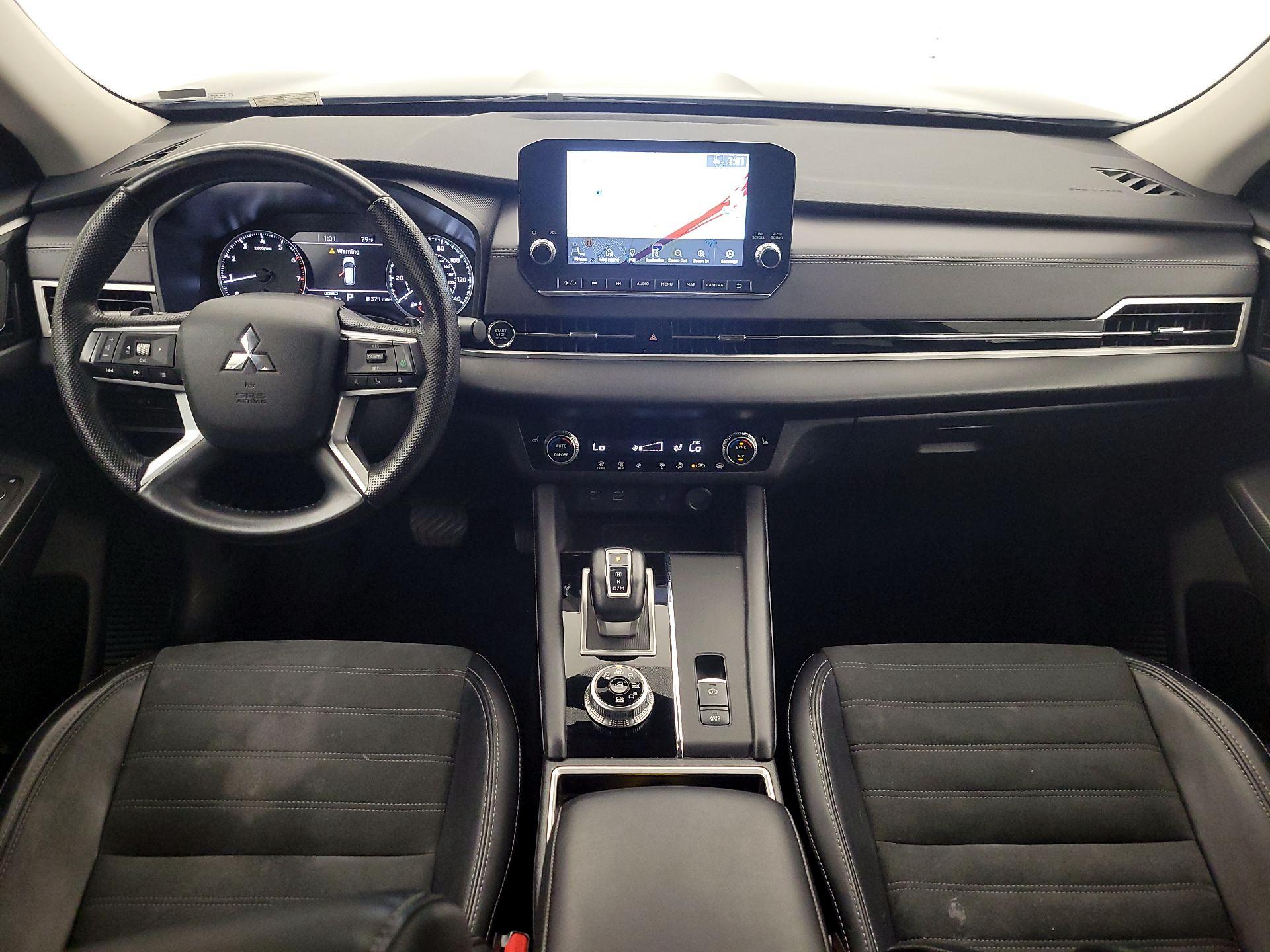 Thumbnail: 2024 Mitsubishi Outlander - 9