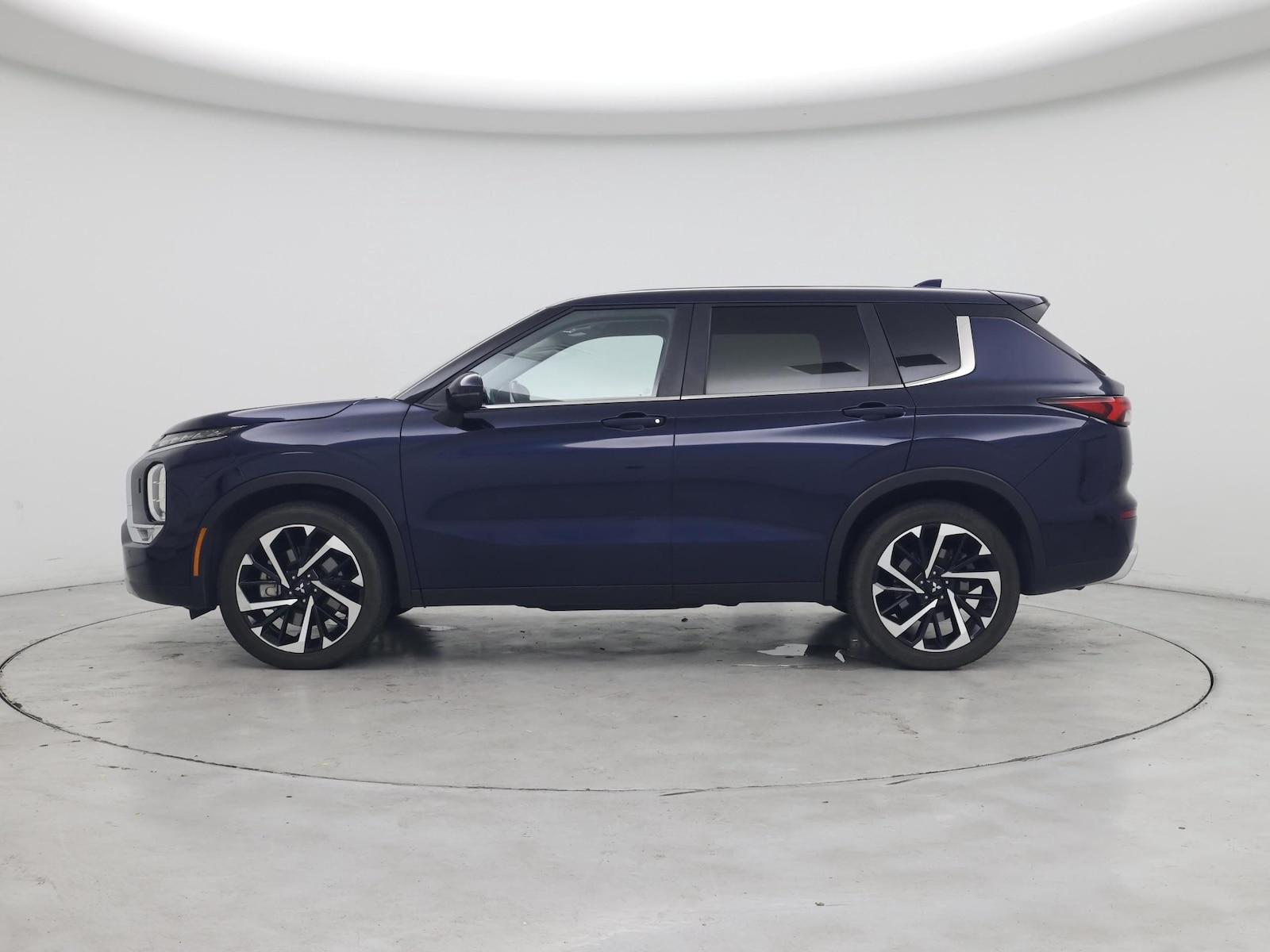 2024 Mitsubishi Outlander SE - Photo 4