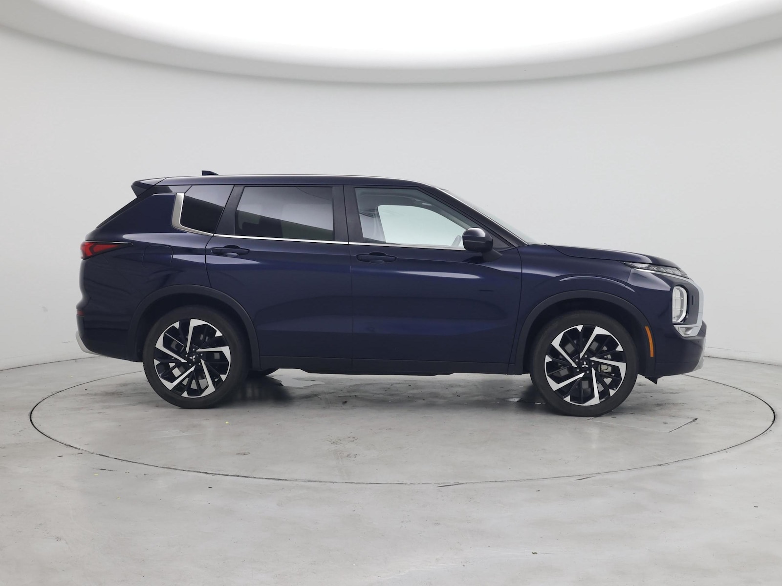 2024 Mitsubishi Outlander SE - Photo 8