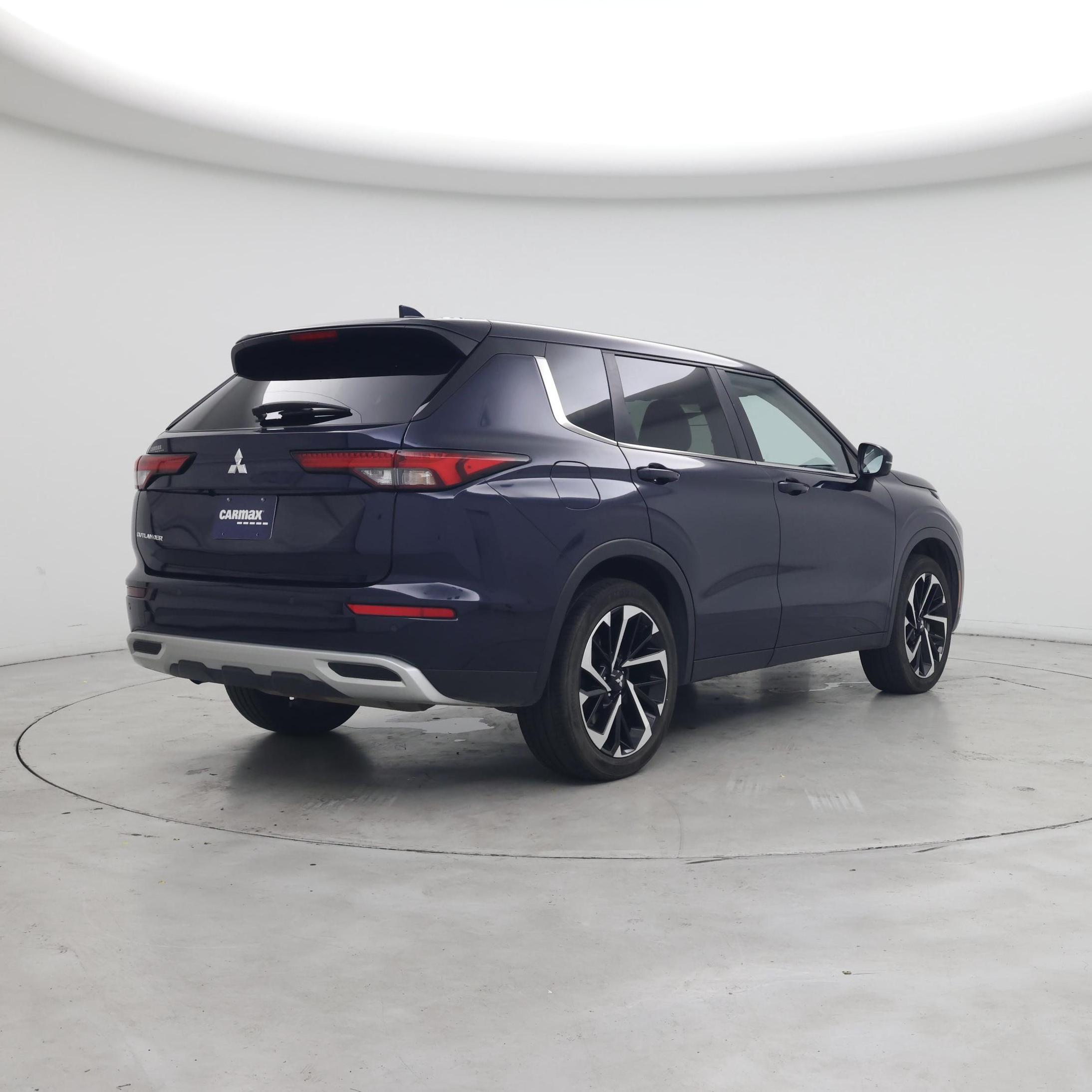 Thumbnail: 2024 Mitsubishi Outlander - 8