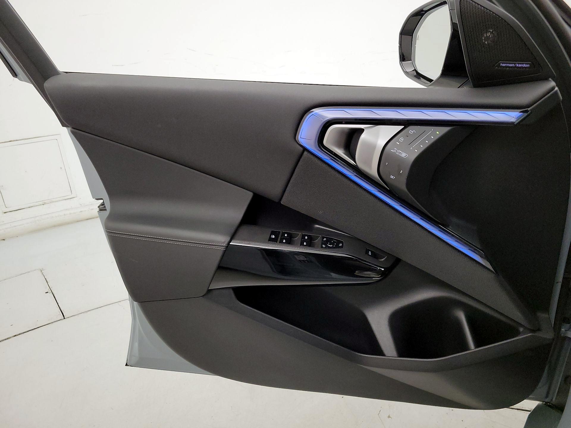 Thumbnail: 2026 BMW X3 - 12
