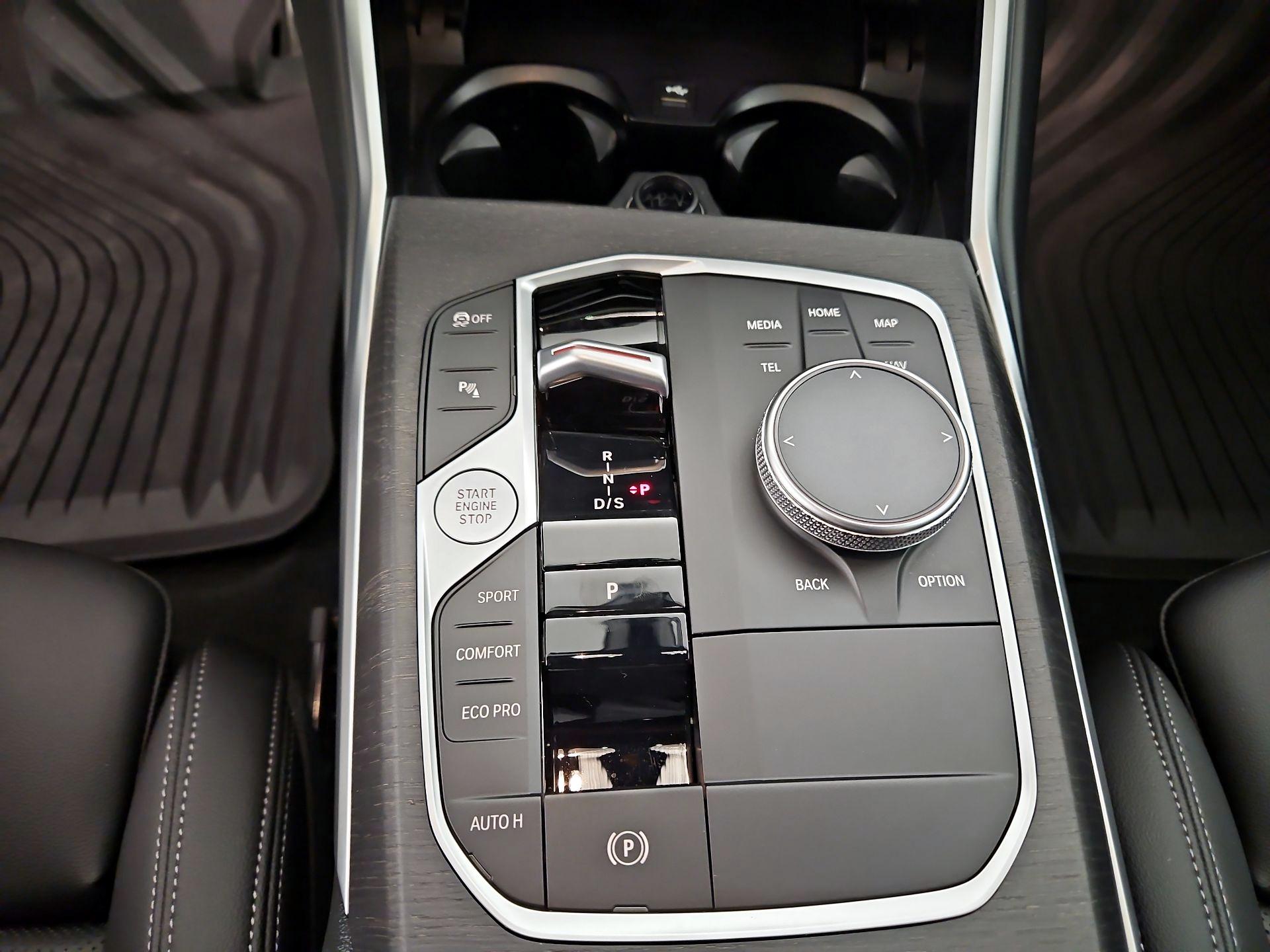 Thumbnail: 2024 BMW 3 Series - 18